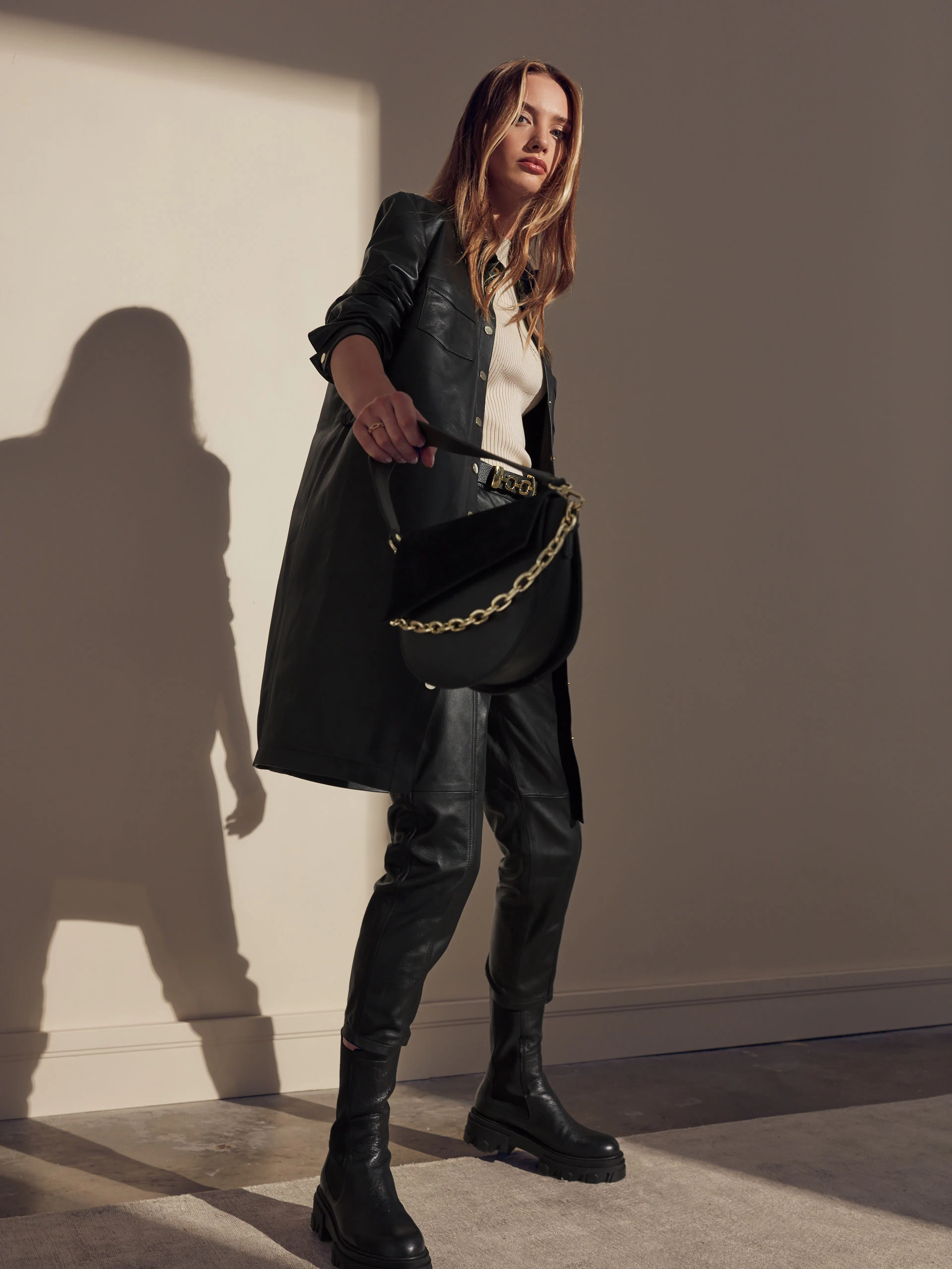 BLACK LEATHER EMERY