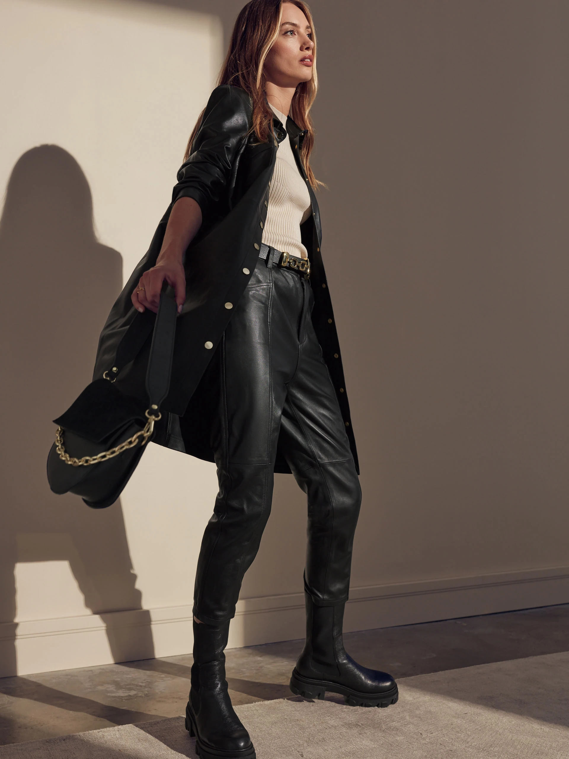 BLACK LEATHER EMERY