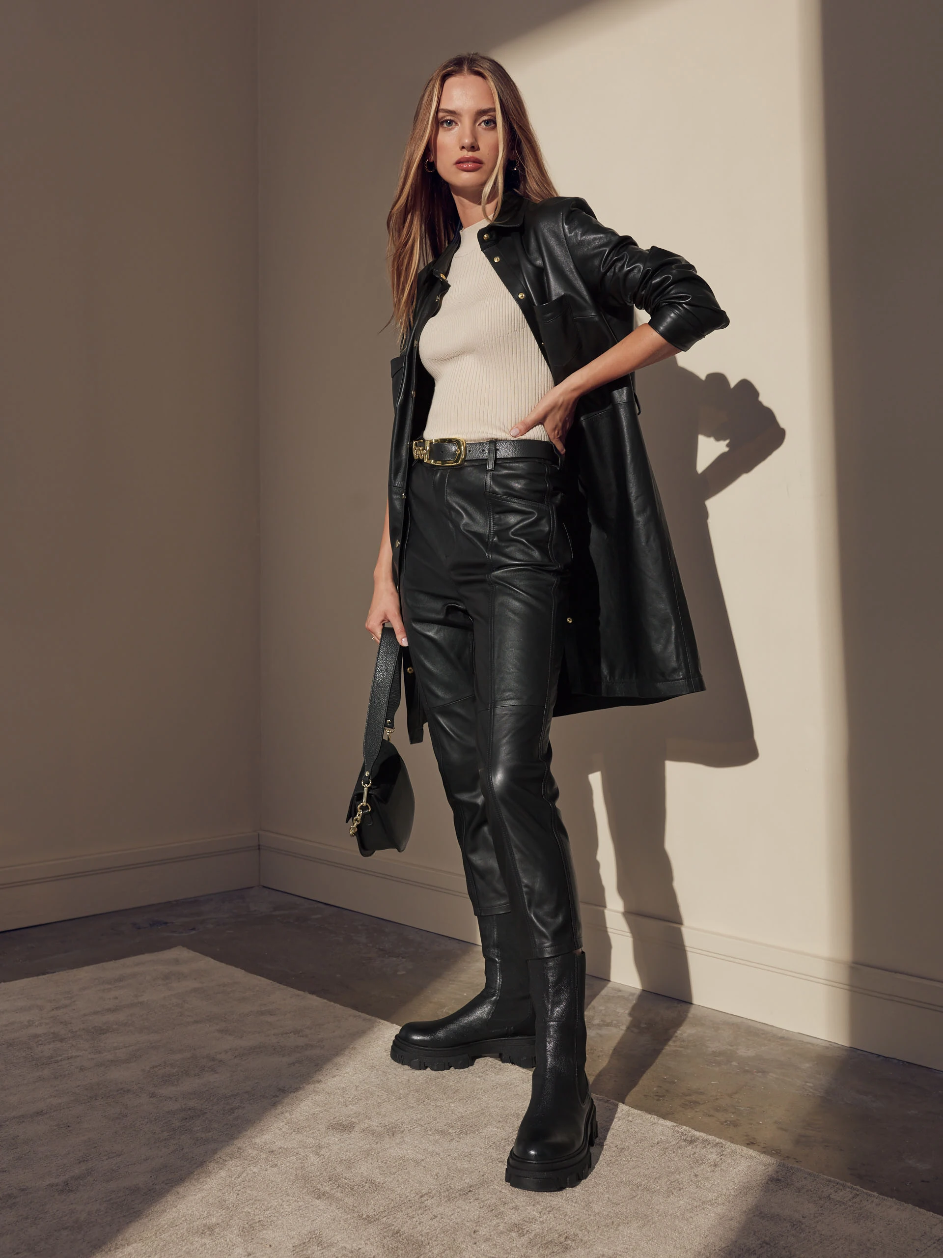 BLACK LEATHER EMERY