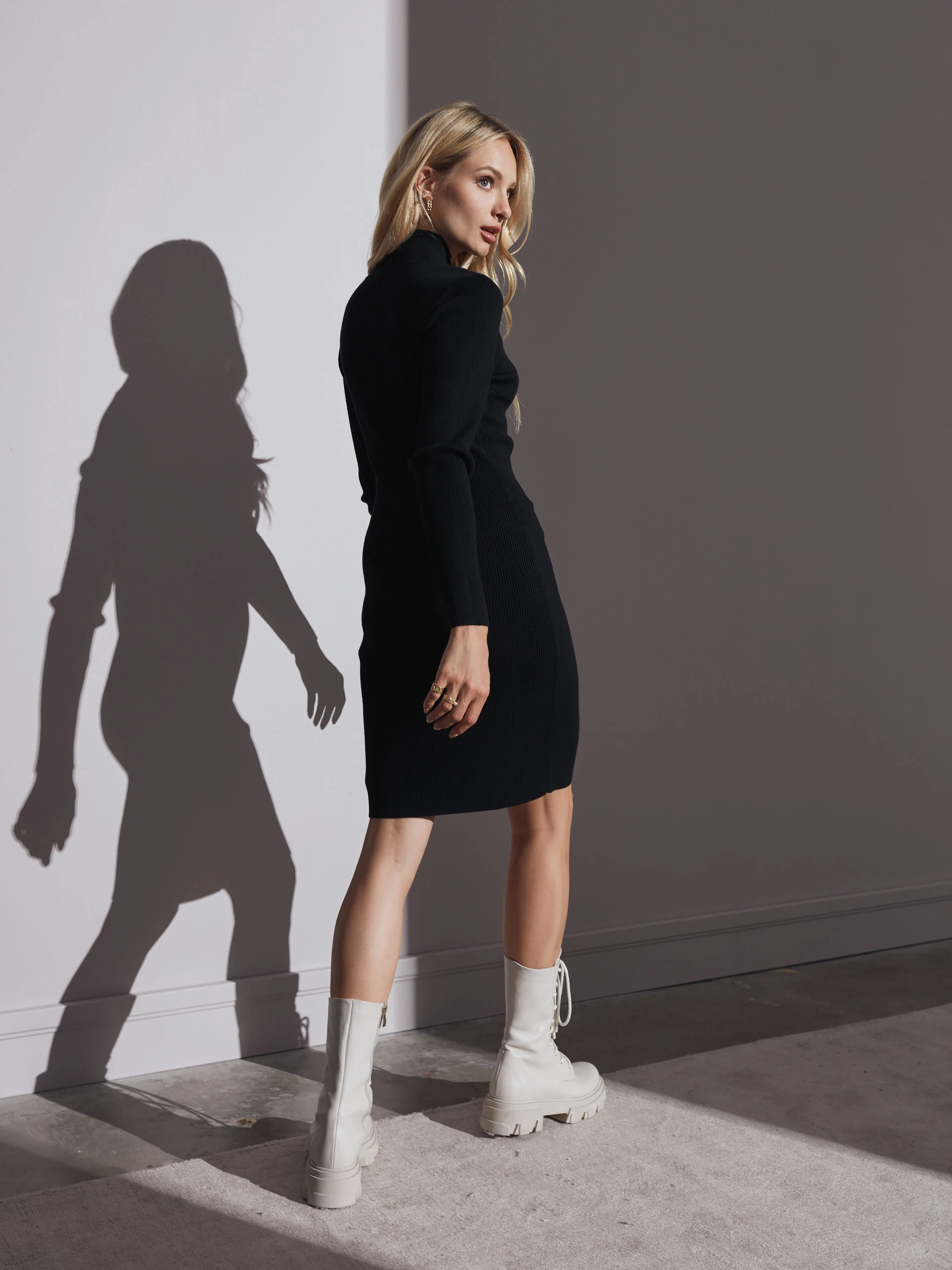 KNITTED SHORT DRESS