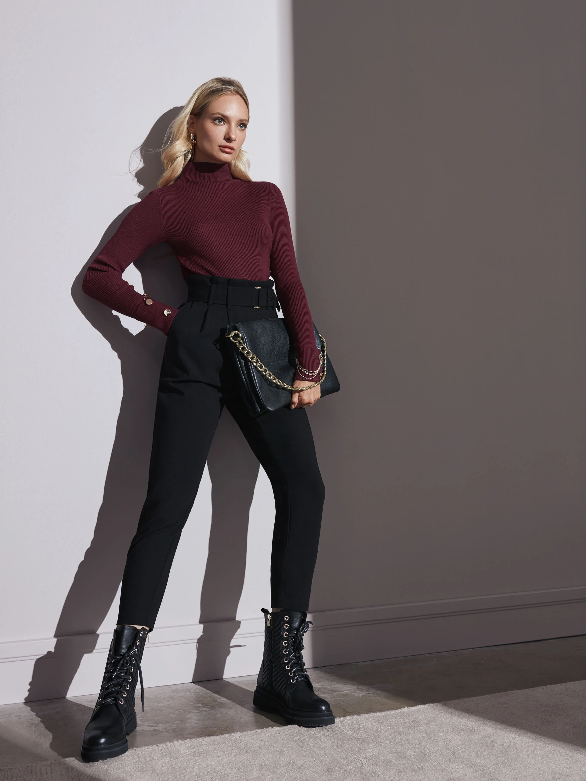 CZARNE SPODNIE Z PASKIEM