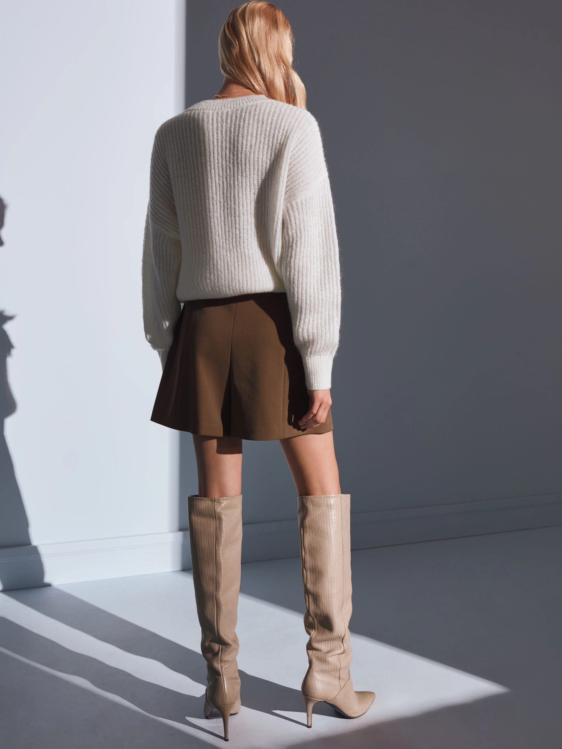 BROWN SHORTS WITH BUTTONS