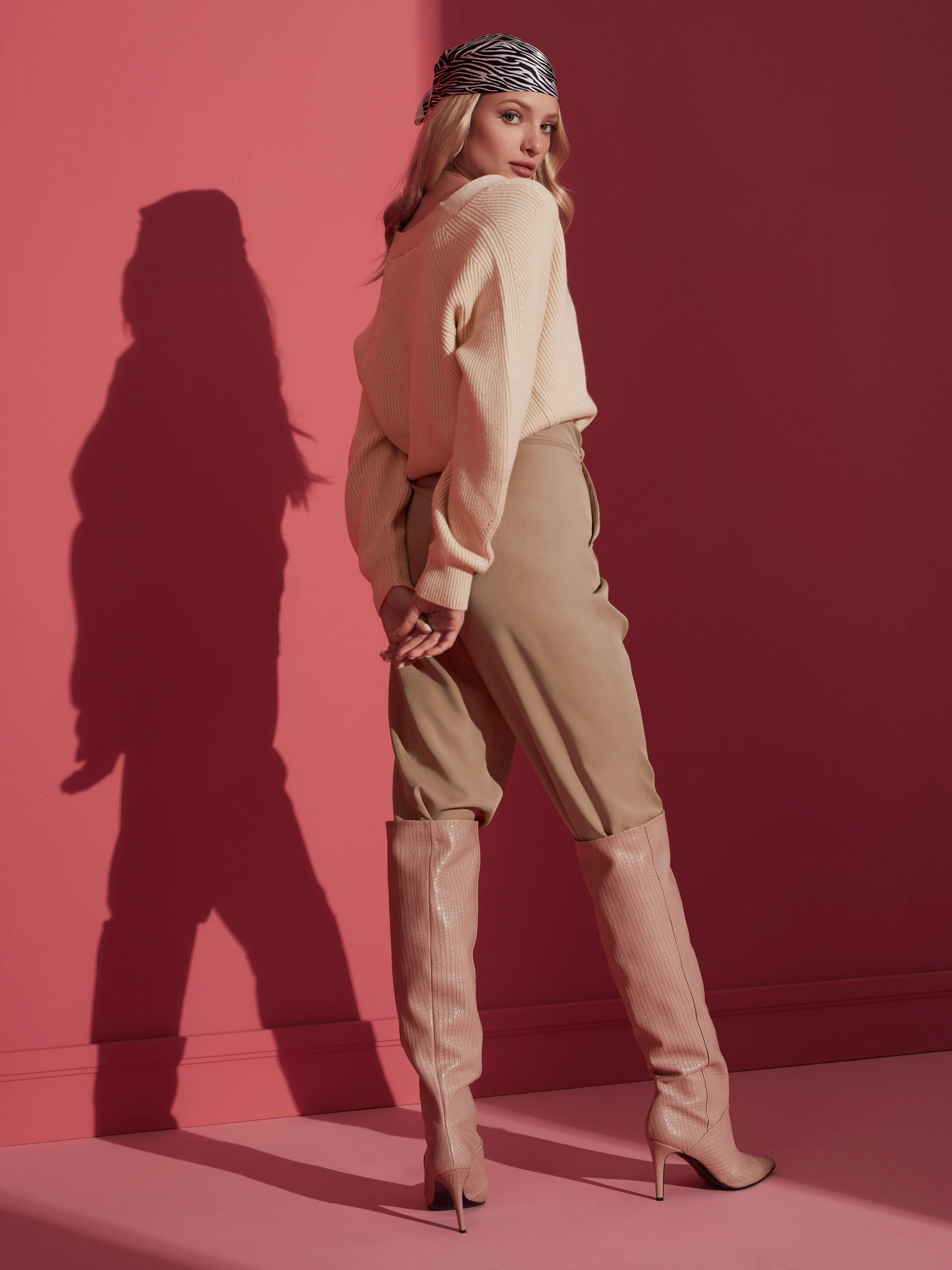 WOOLEN BEIGE SWEATER