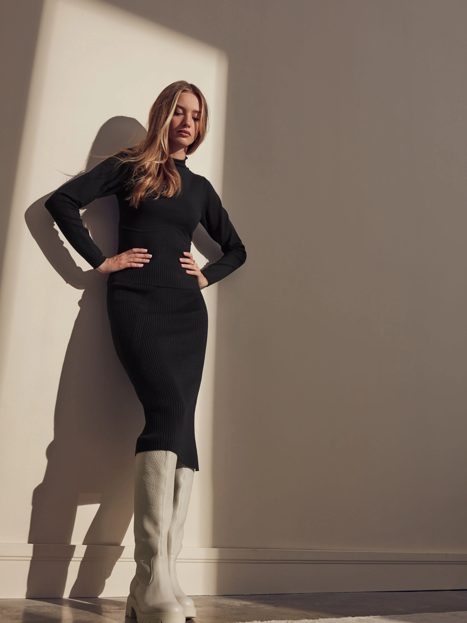 BLACK FITTED SWEATER WITH HALF TURTLENECK