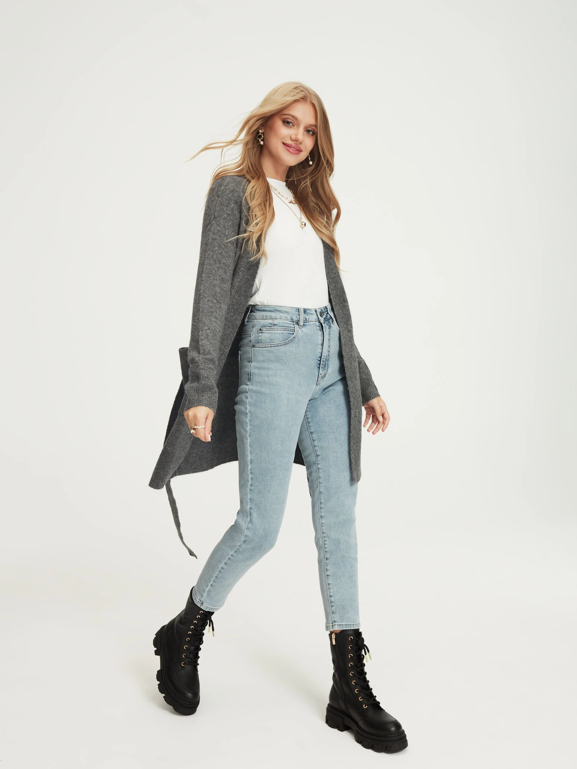 Fitted light jeans