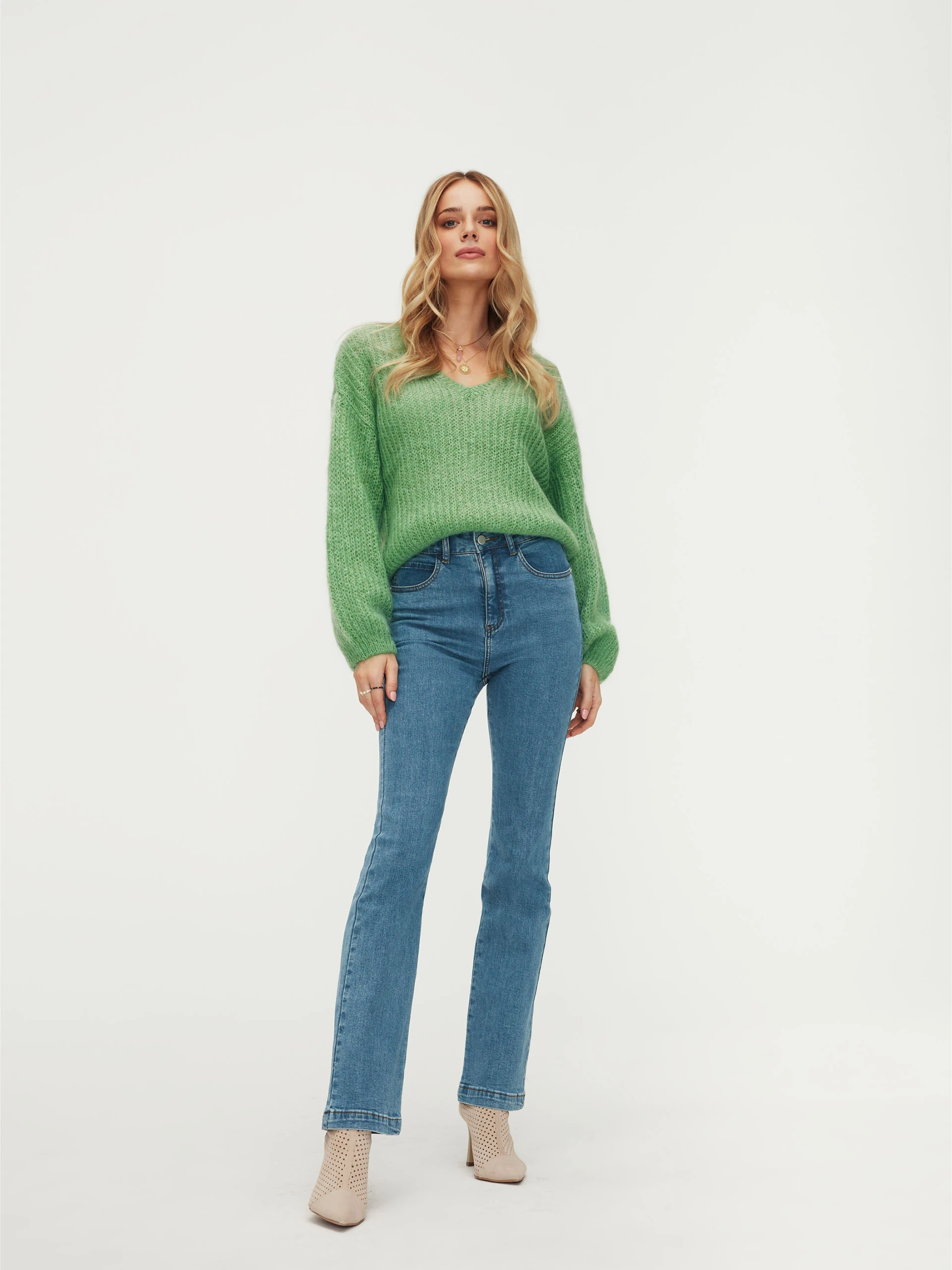 Green sweater with puff sleeves