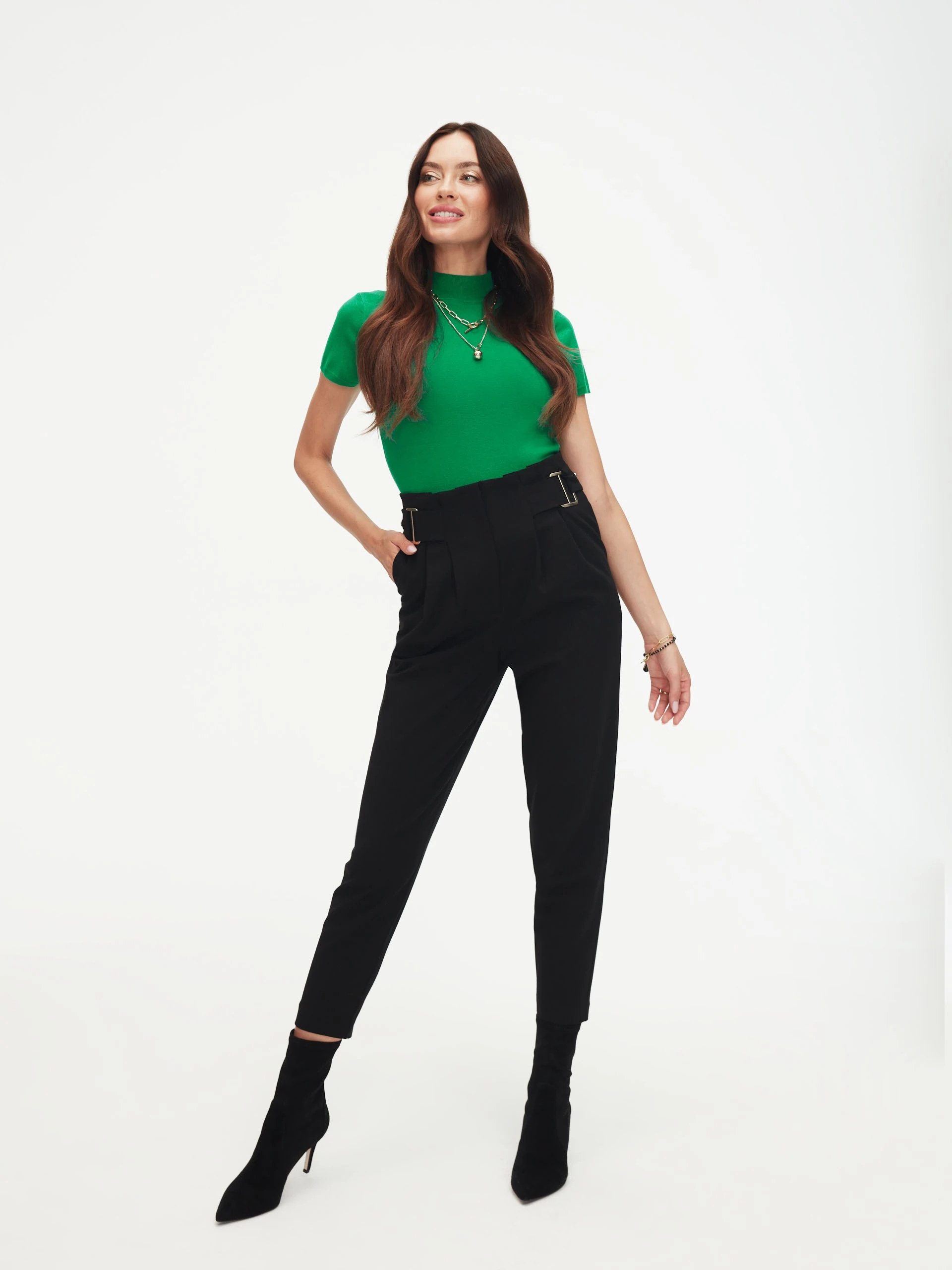 Green sweater with turtleneck and short sleeves