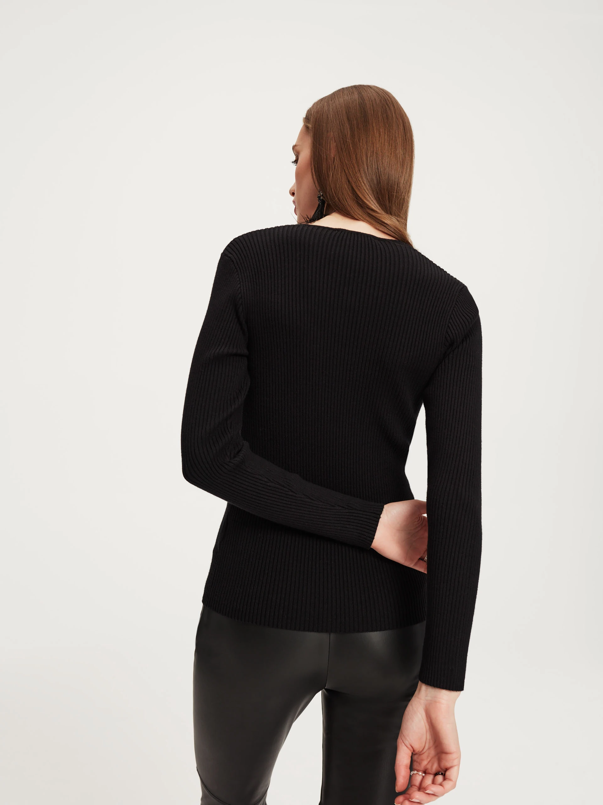 Ribbed black sweater