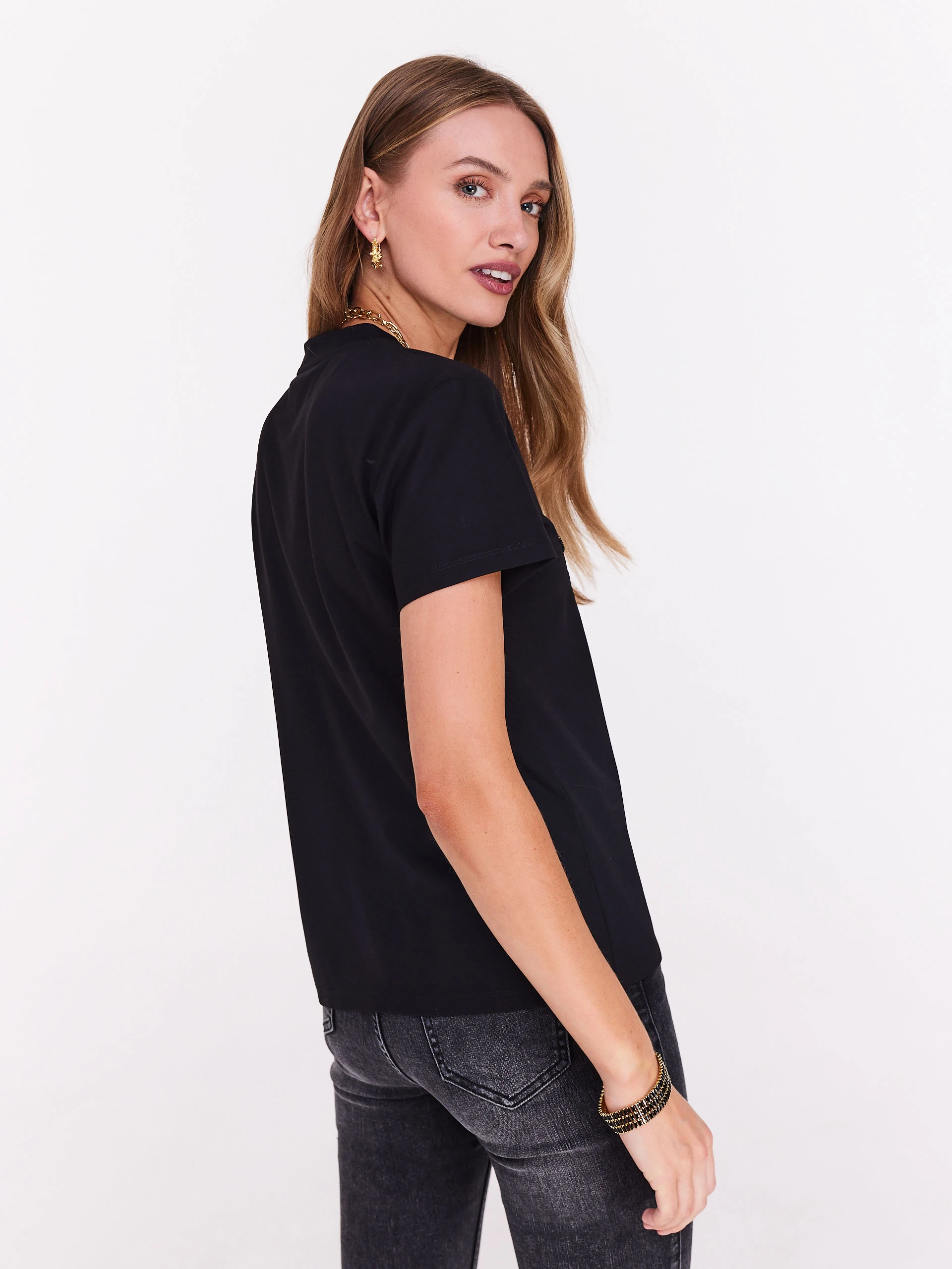 Black blouse with short sleeves and print