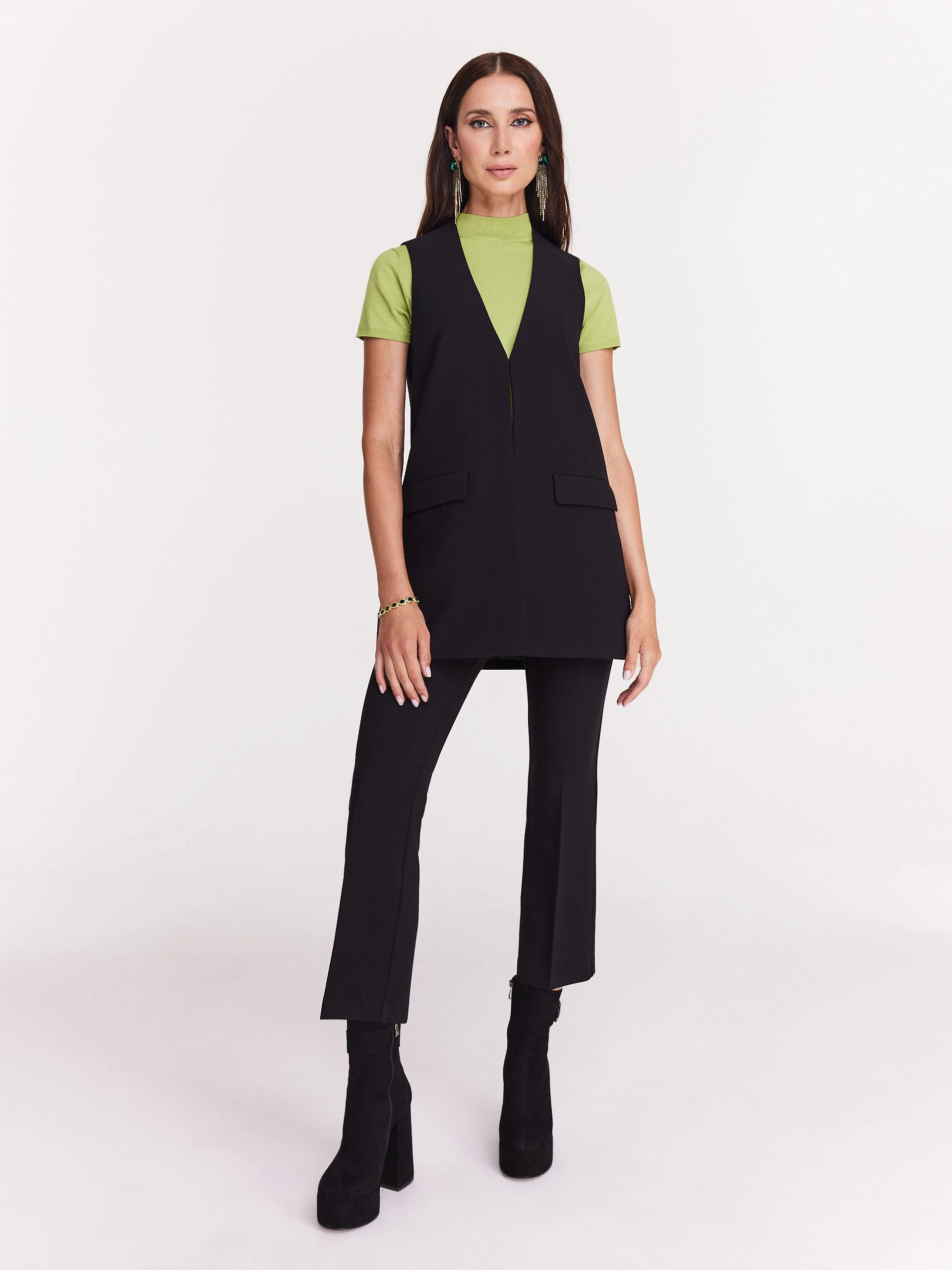 Black knitted vest
