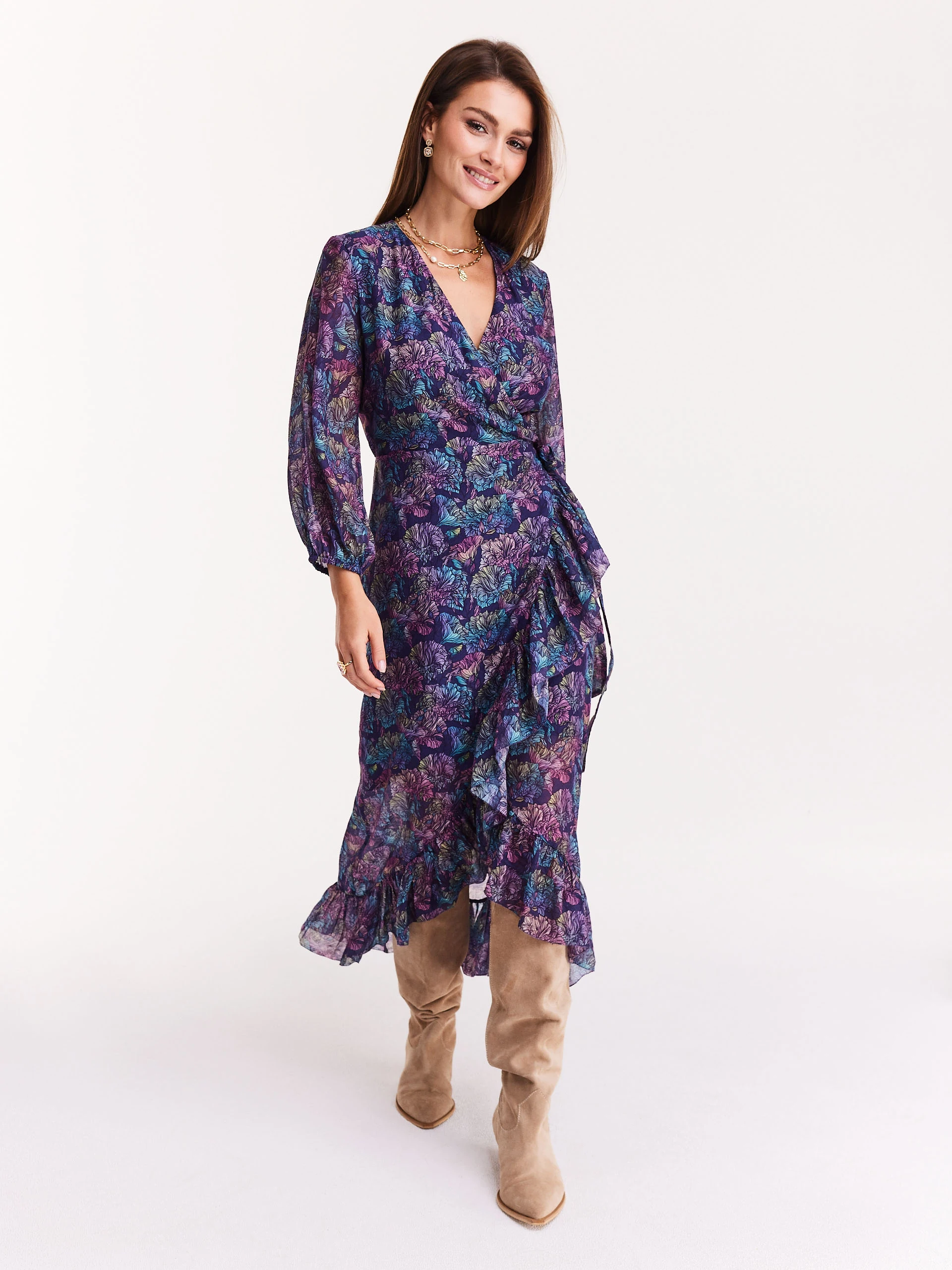 Airy dress with floral pattern
