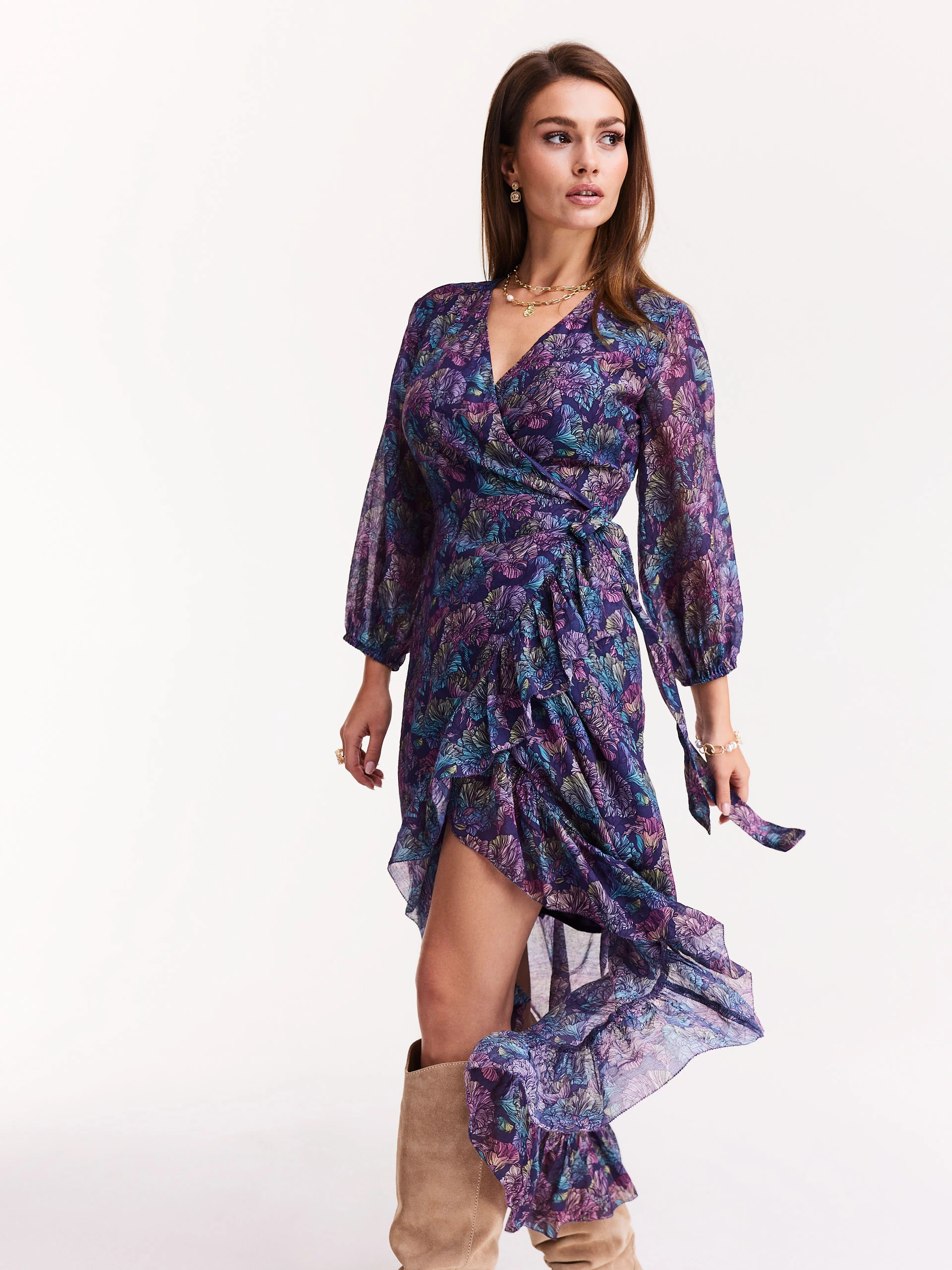 Airy dress with floral pattern