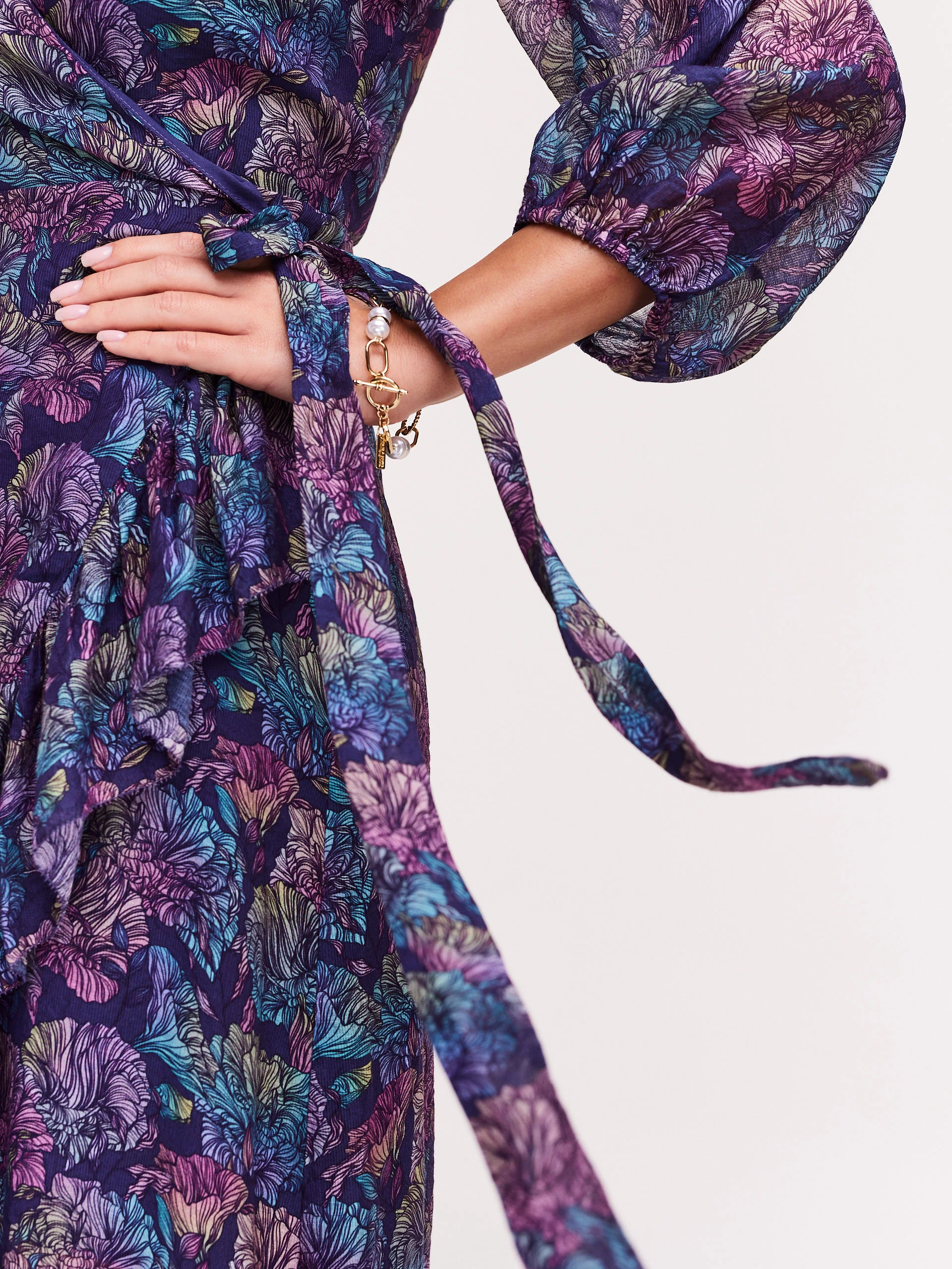 Airy dress with floral pattern