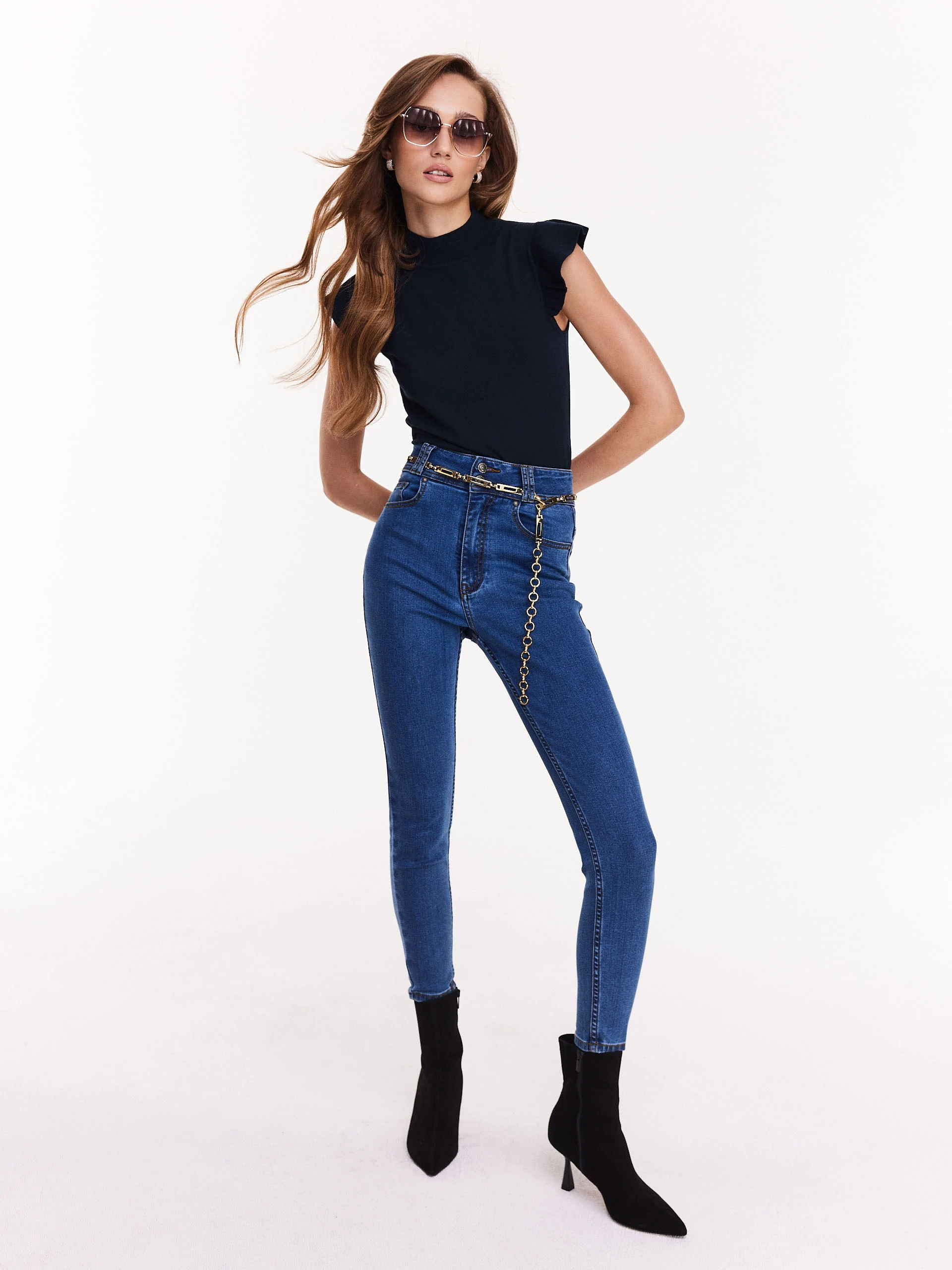 Fitted high-waisted denim pants