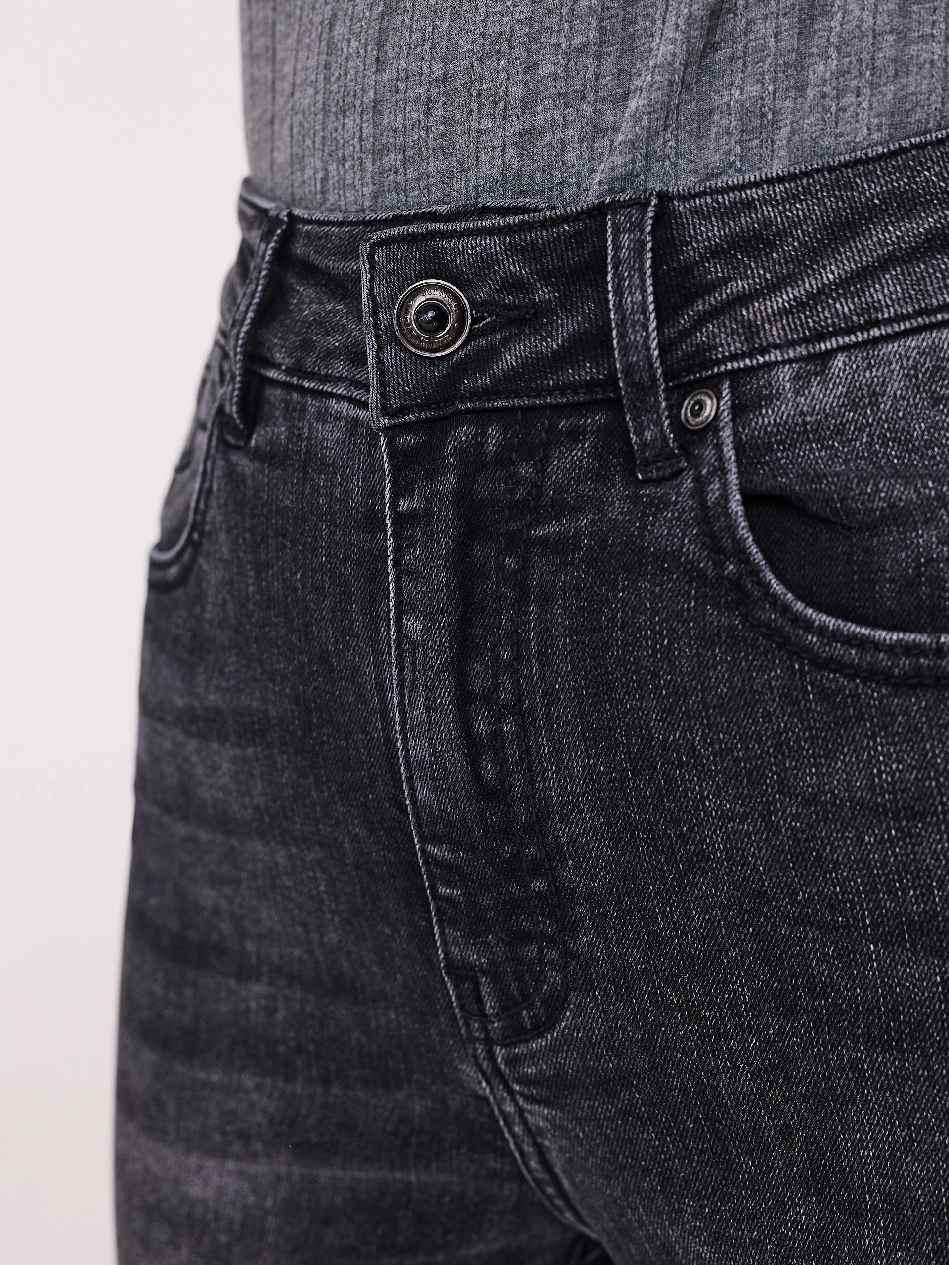 Grey high-waisted tube pants