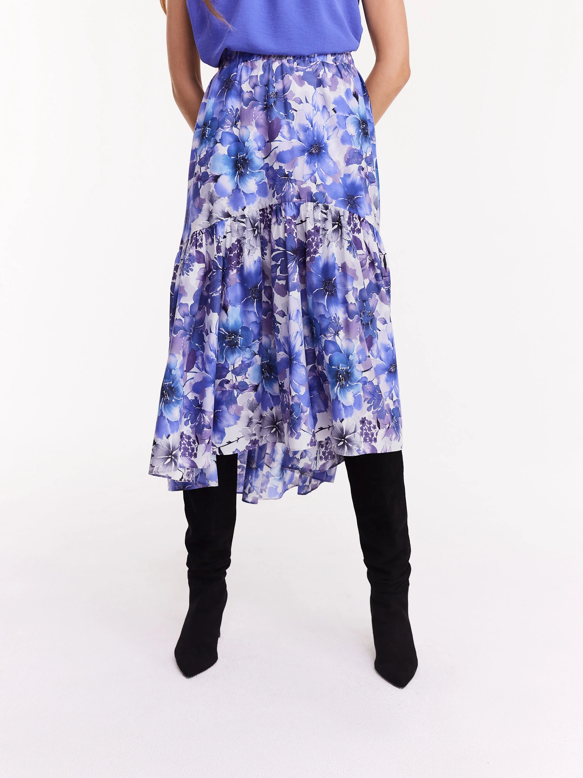 High-waisted floral blown-out skirt