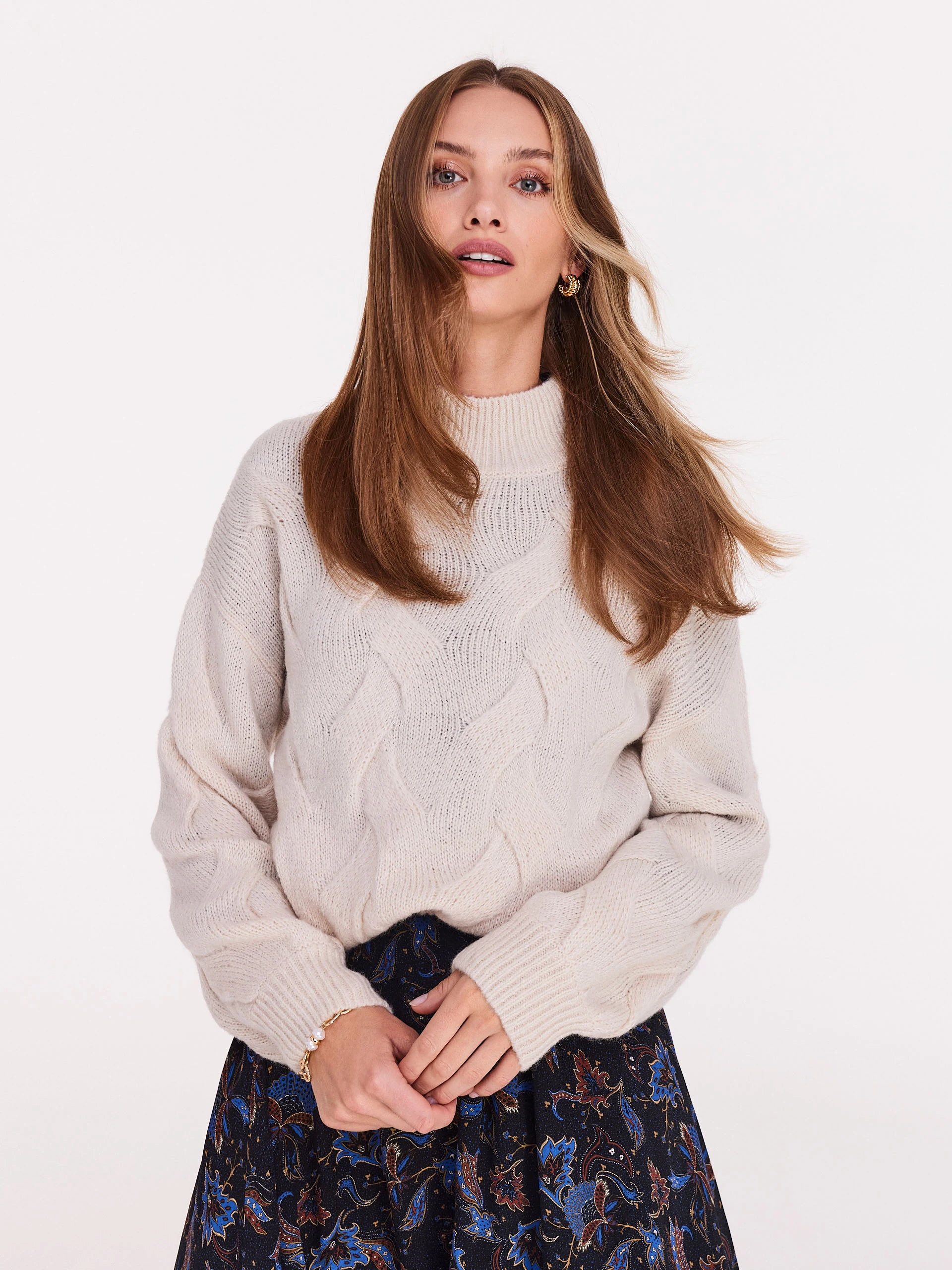 Beige half-golf with structured weave