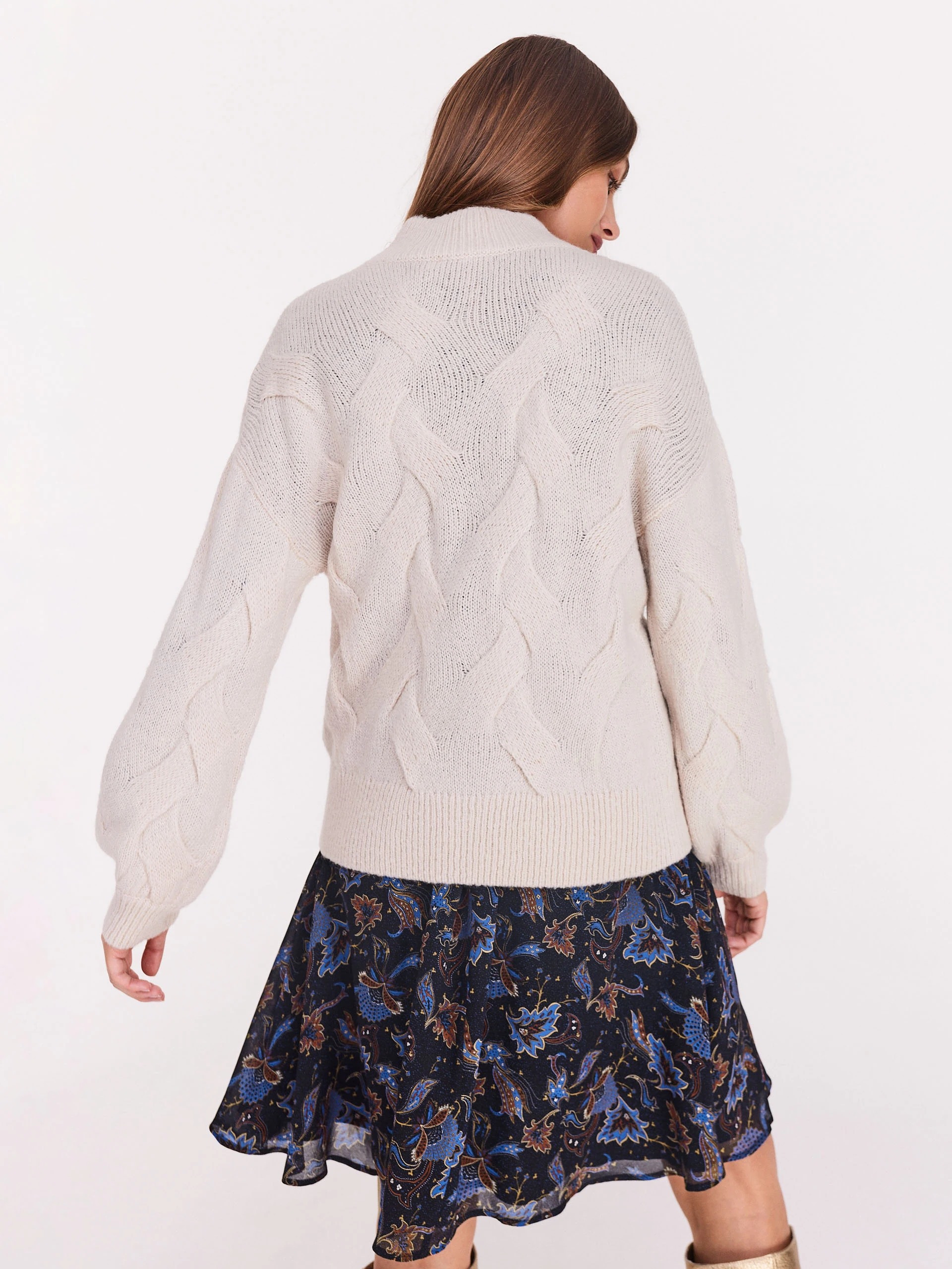 Beige half-golf with structured weave