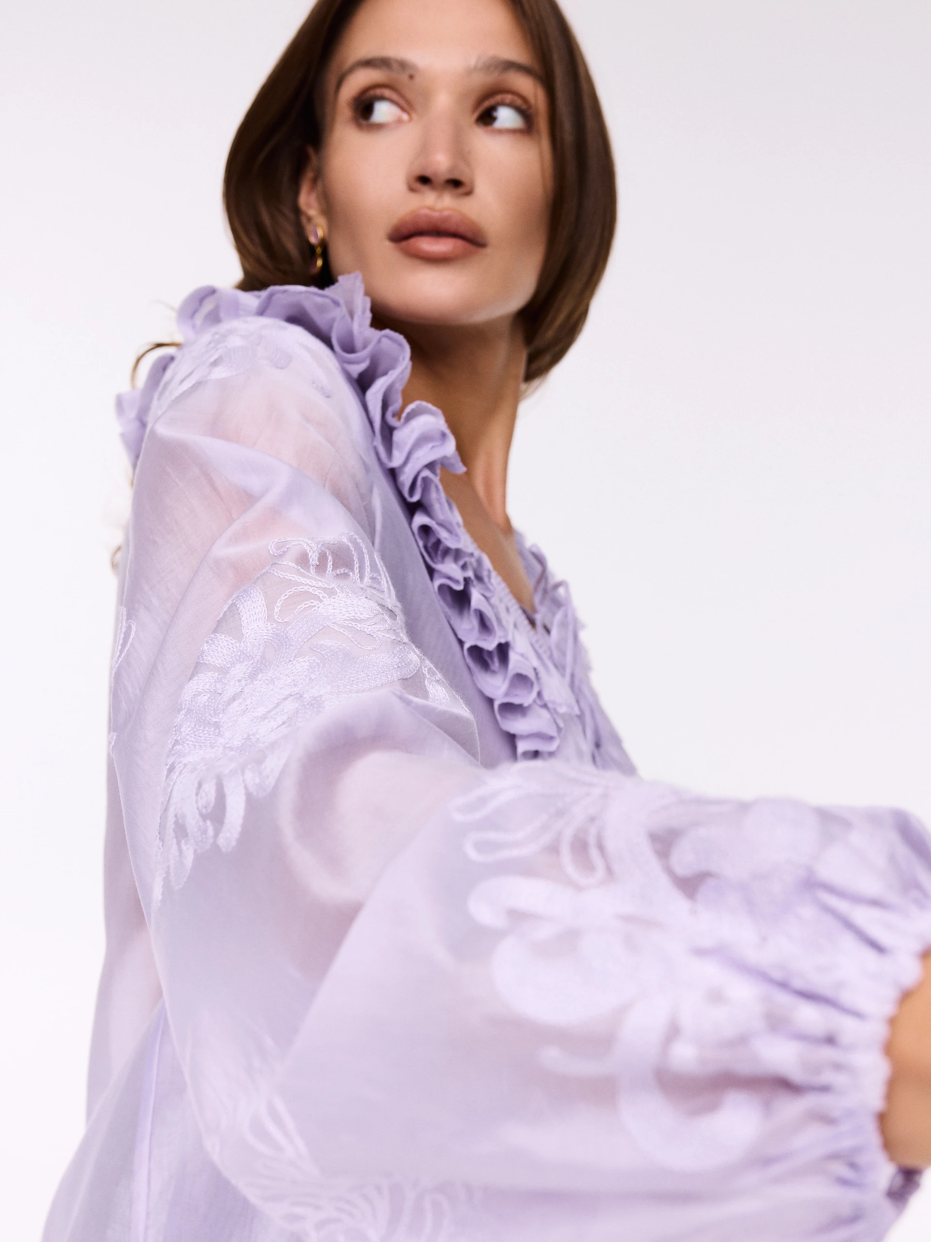 Lilac lyocell blouse with frill and tie