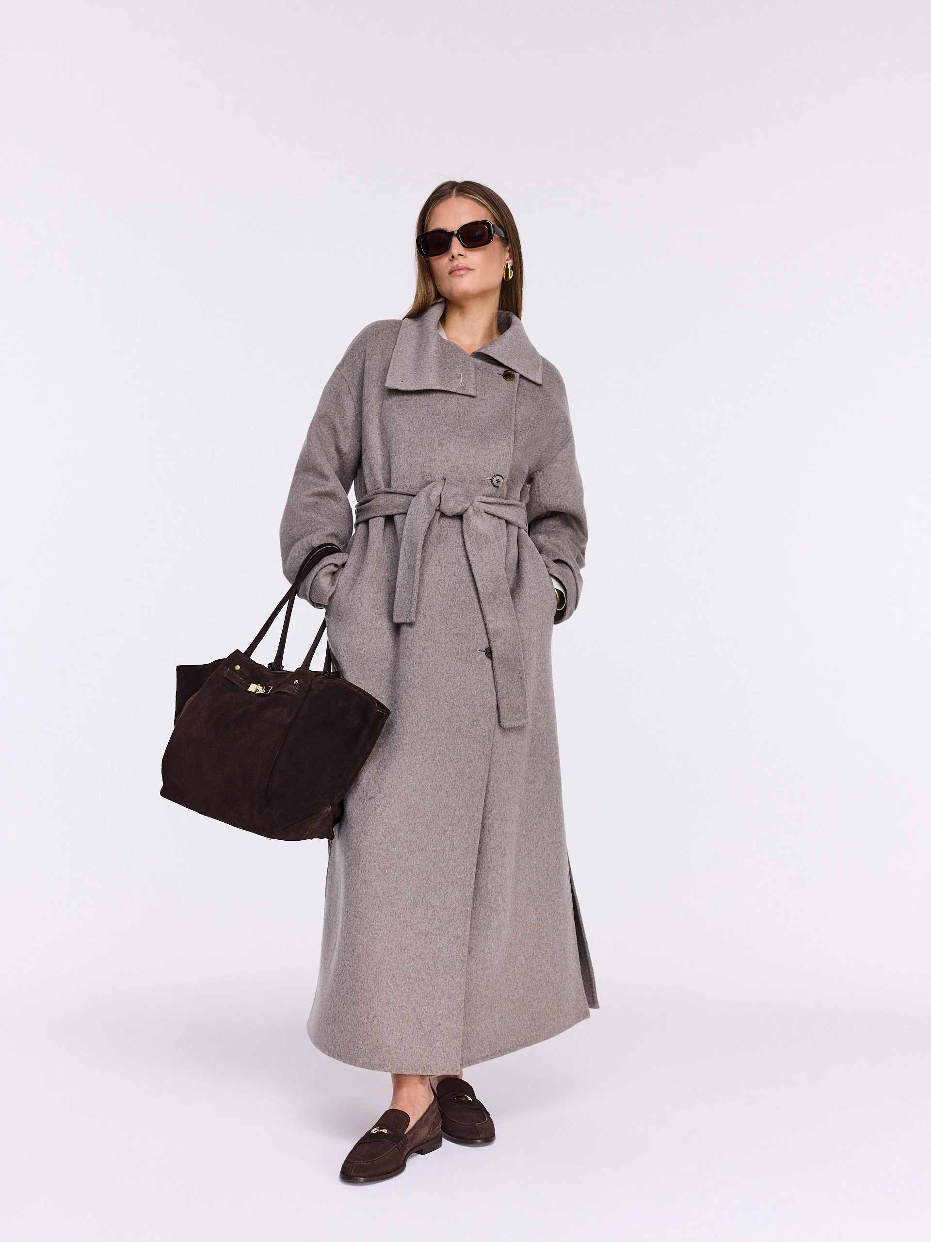 Long coat with taupe-colored wool