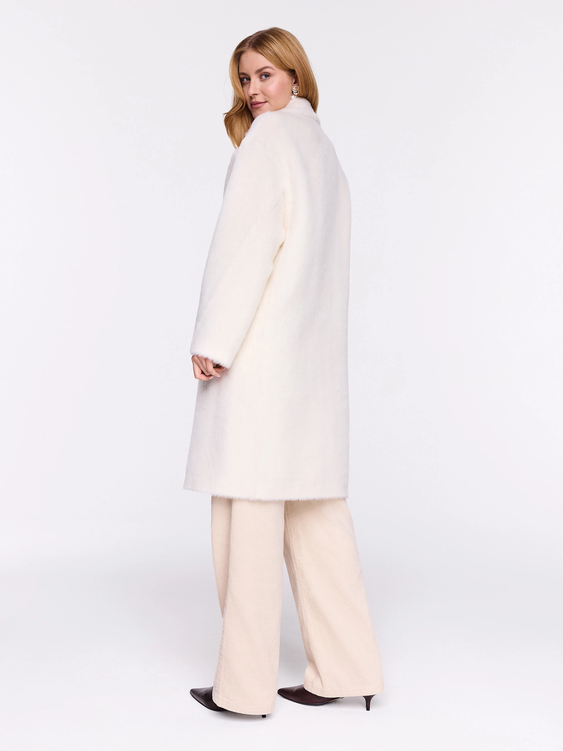 Pearl coat made of alpaca and sheep wool
