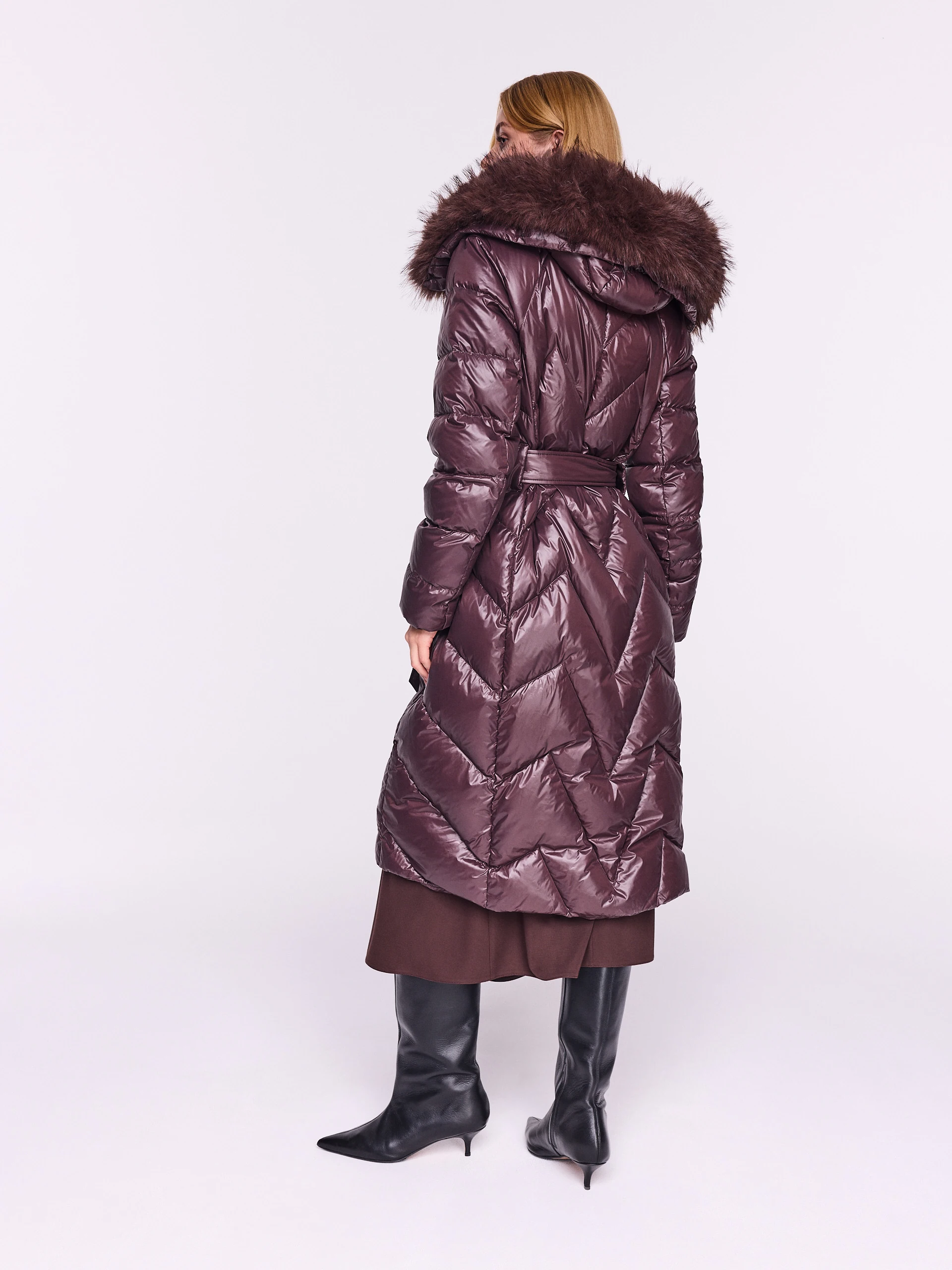 Long down coat with hood in burgundy color