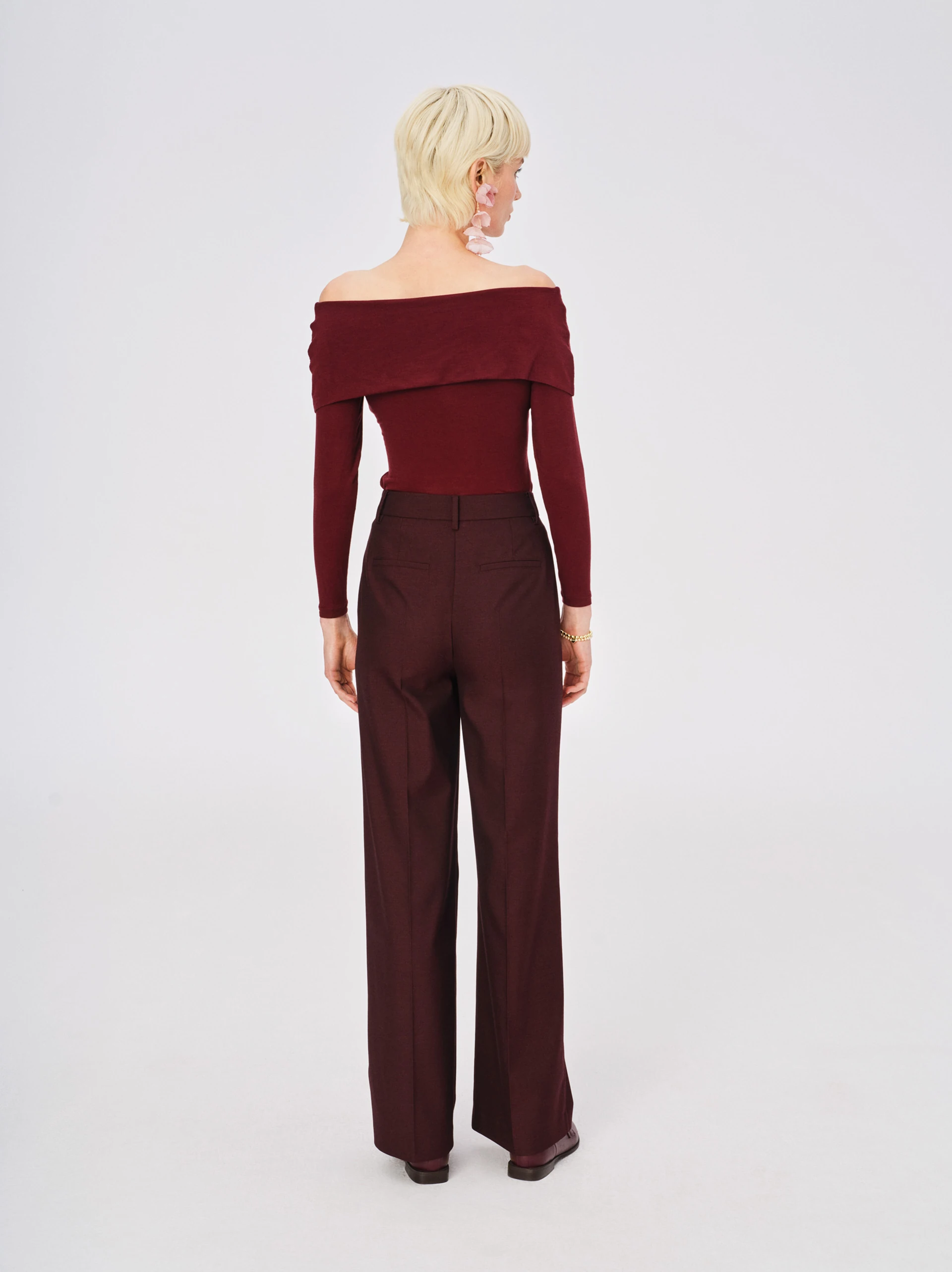 Eleganckie burgundowe spodnie z wysokim stanem
