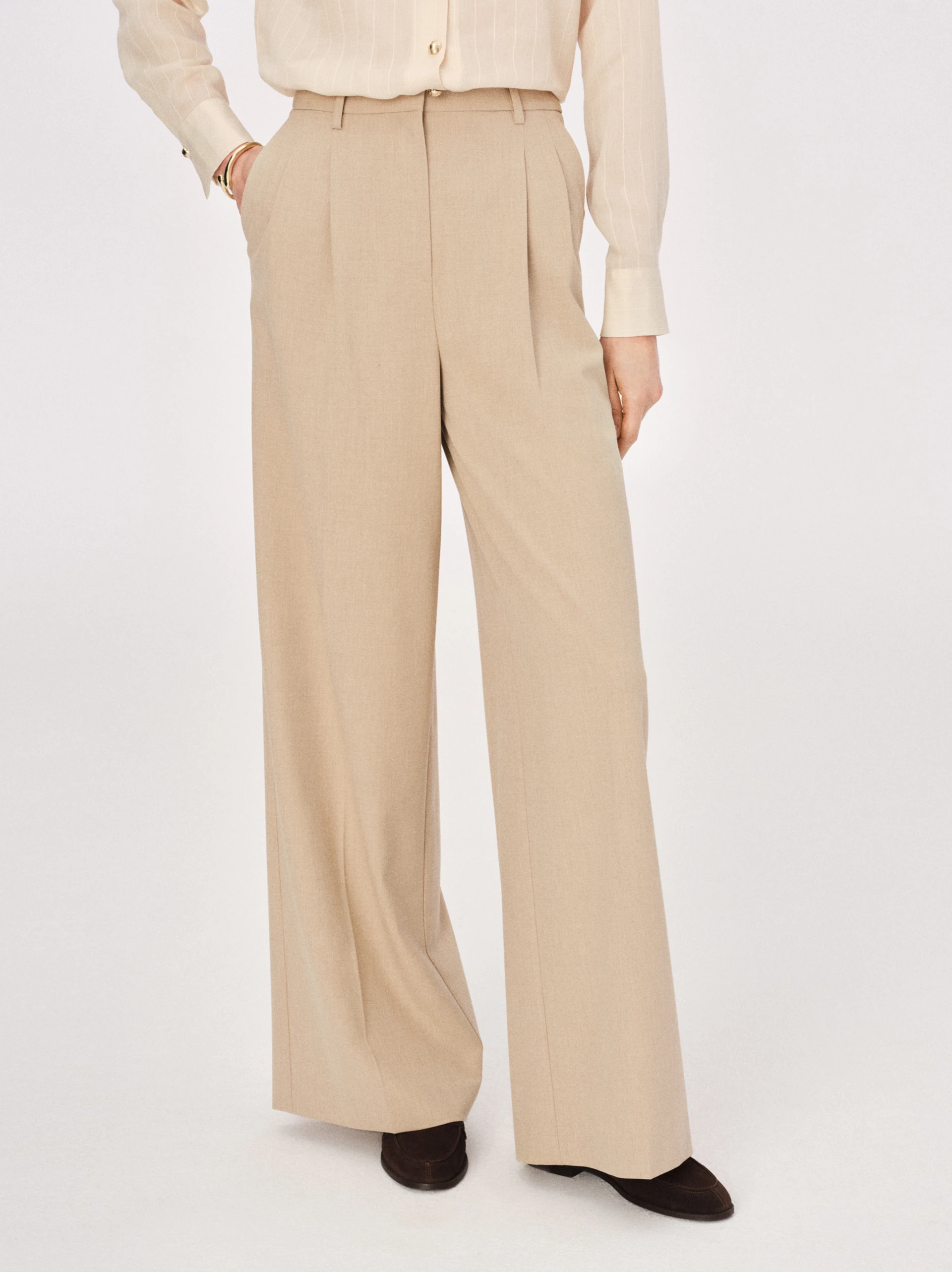 Elegant beige trousers with viscose and wool