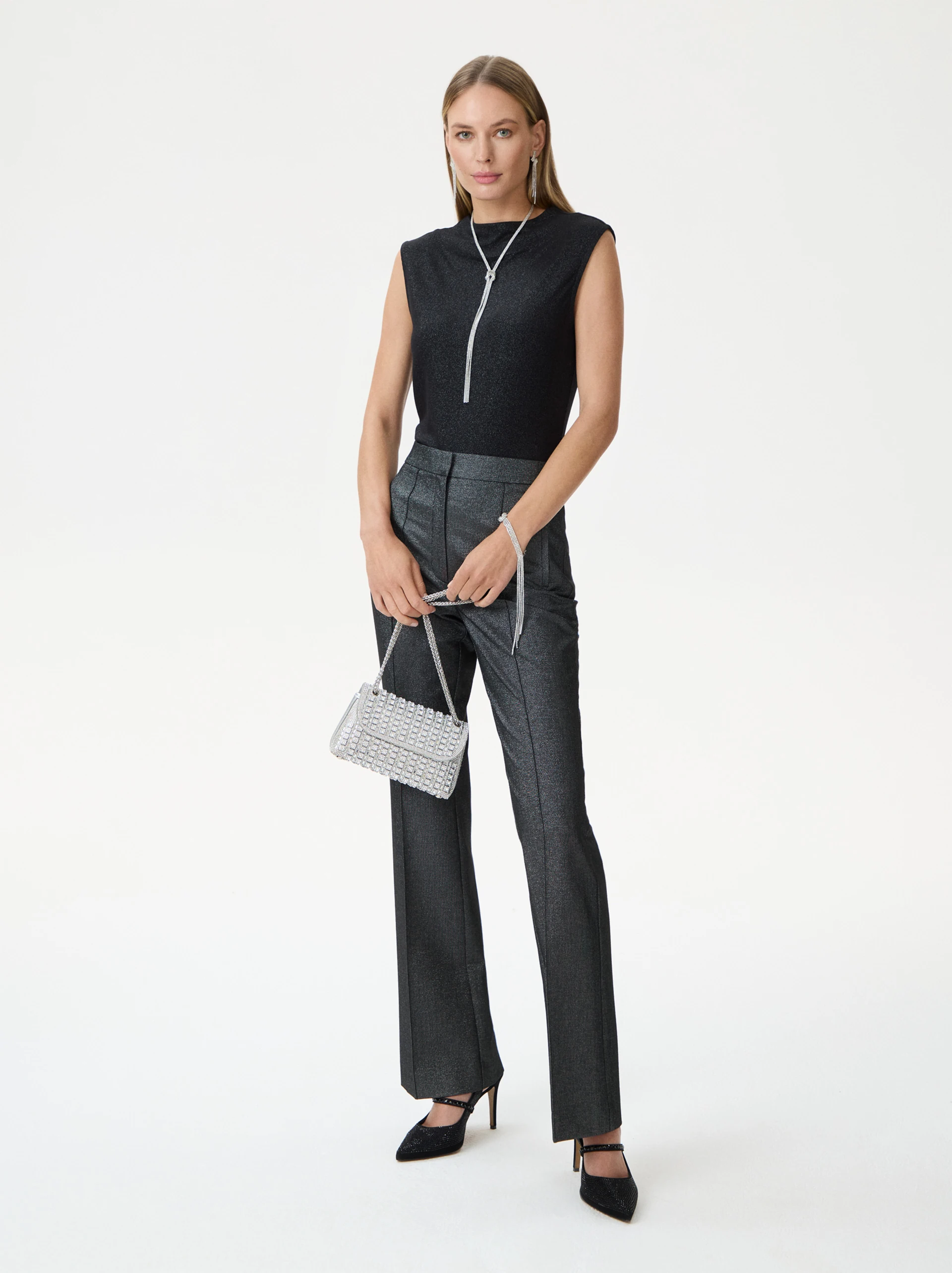 High-waisted gray pants with metallic thread