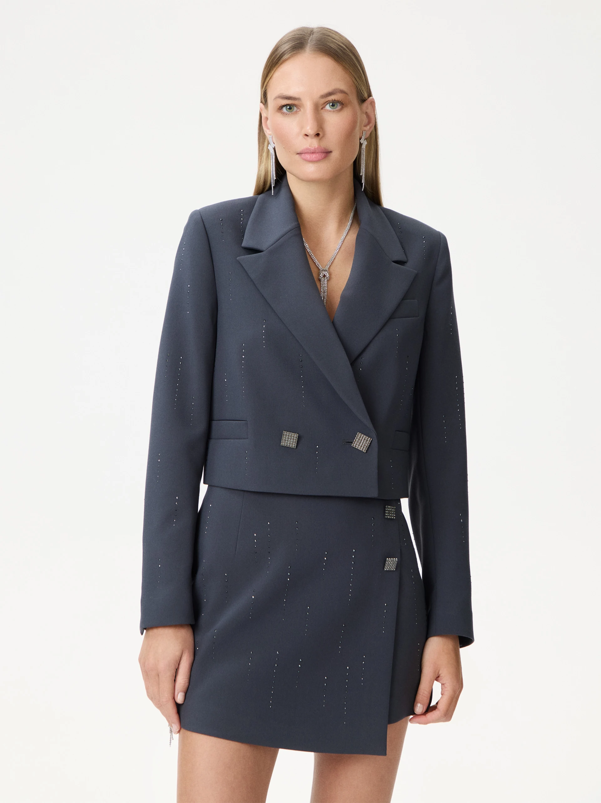 Elegant short skirt-trousers