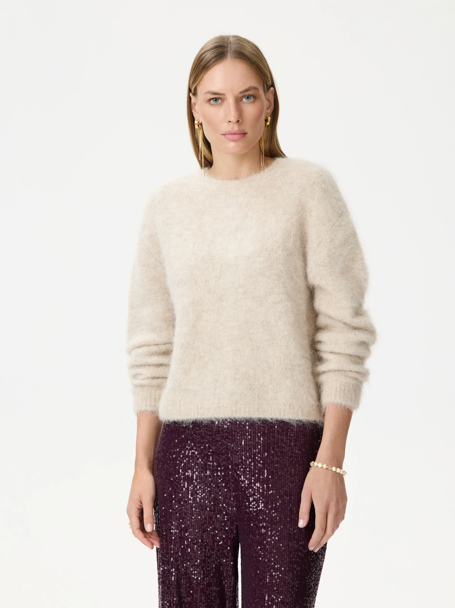 Beżowy sweter z wełną alpaki
