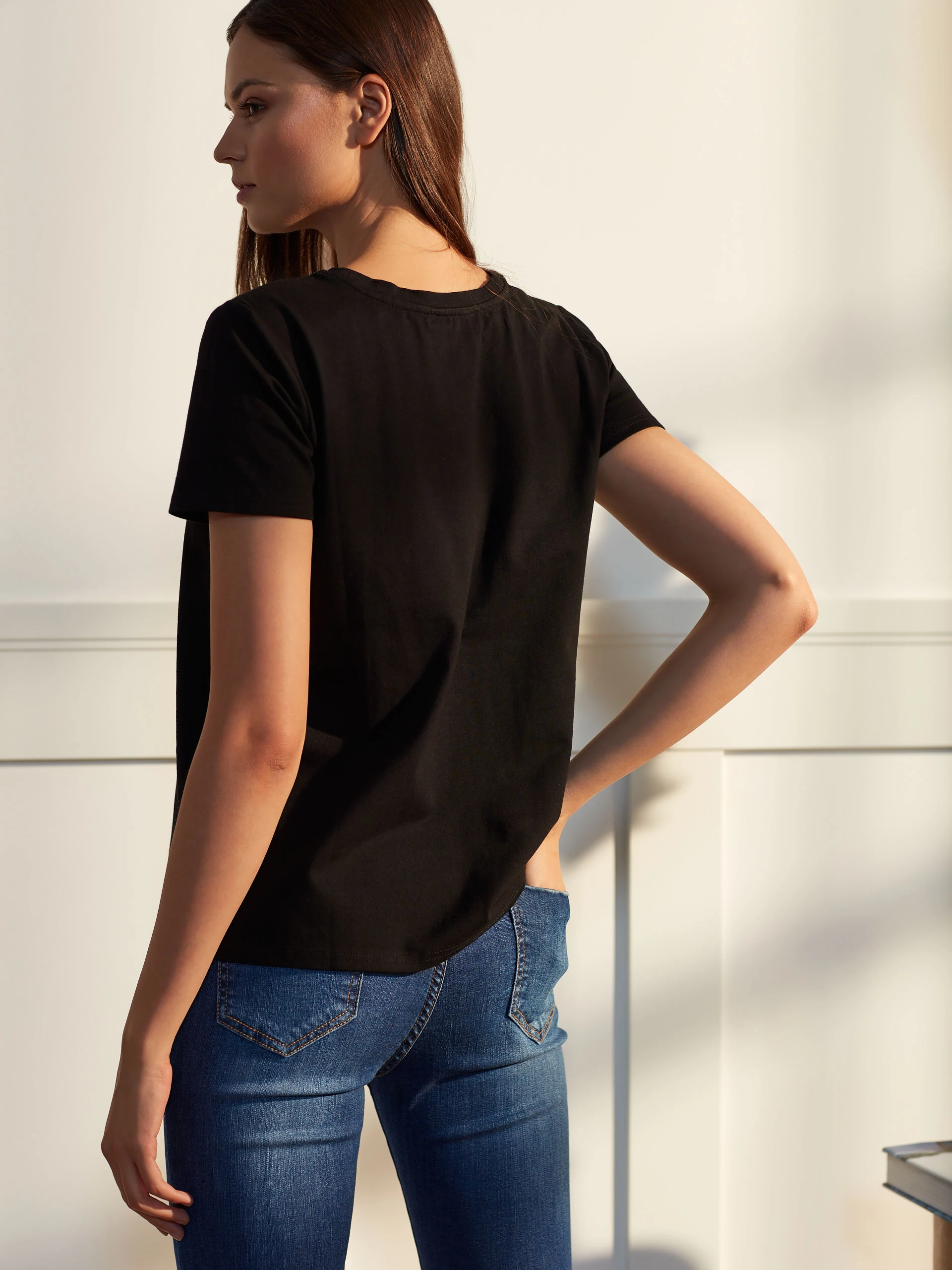 BLOUSE WITH APPLIQUE AT NECKLINE