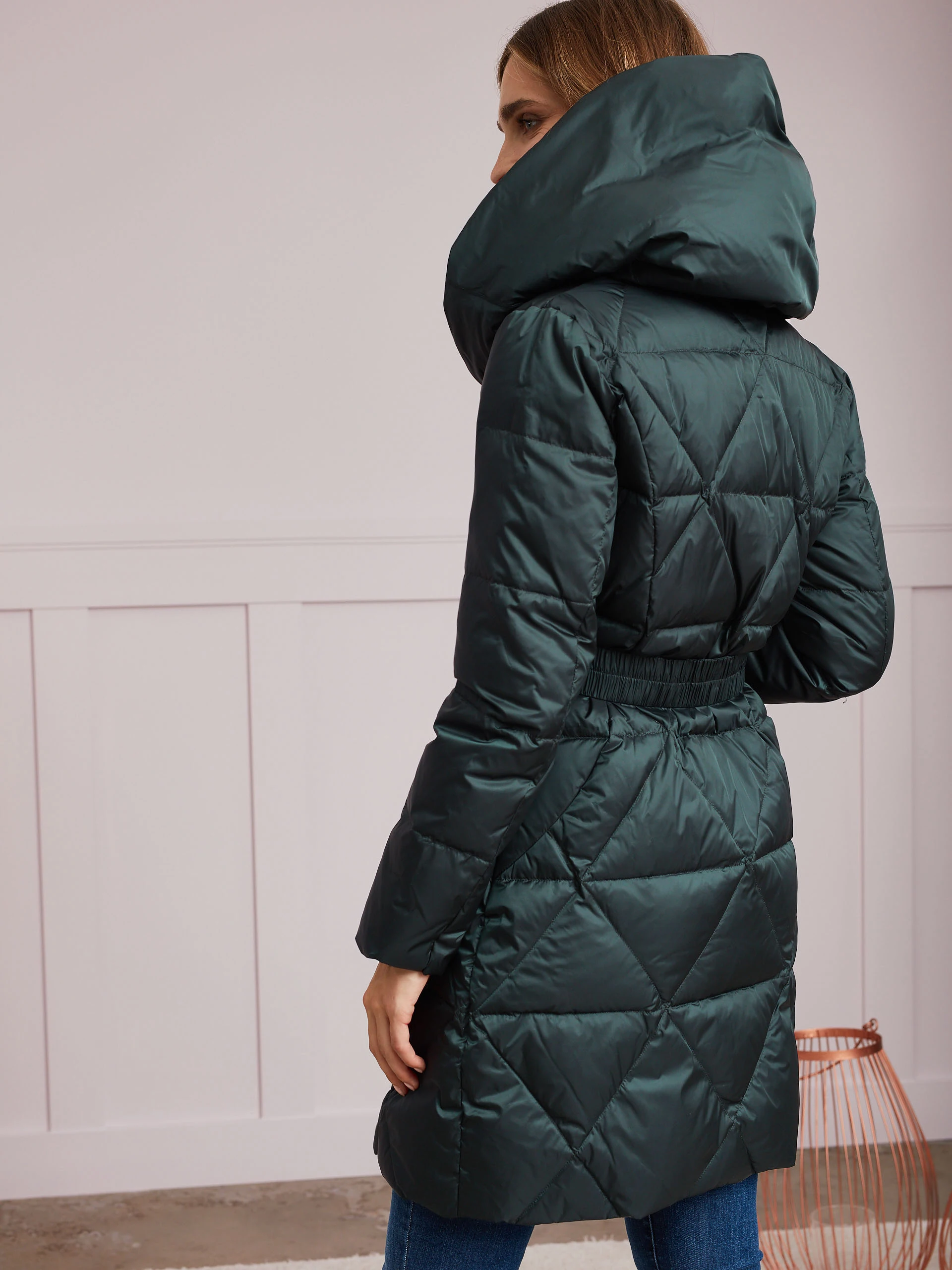 DOWN COAT WITH HOOD