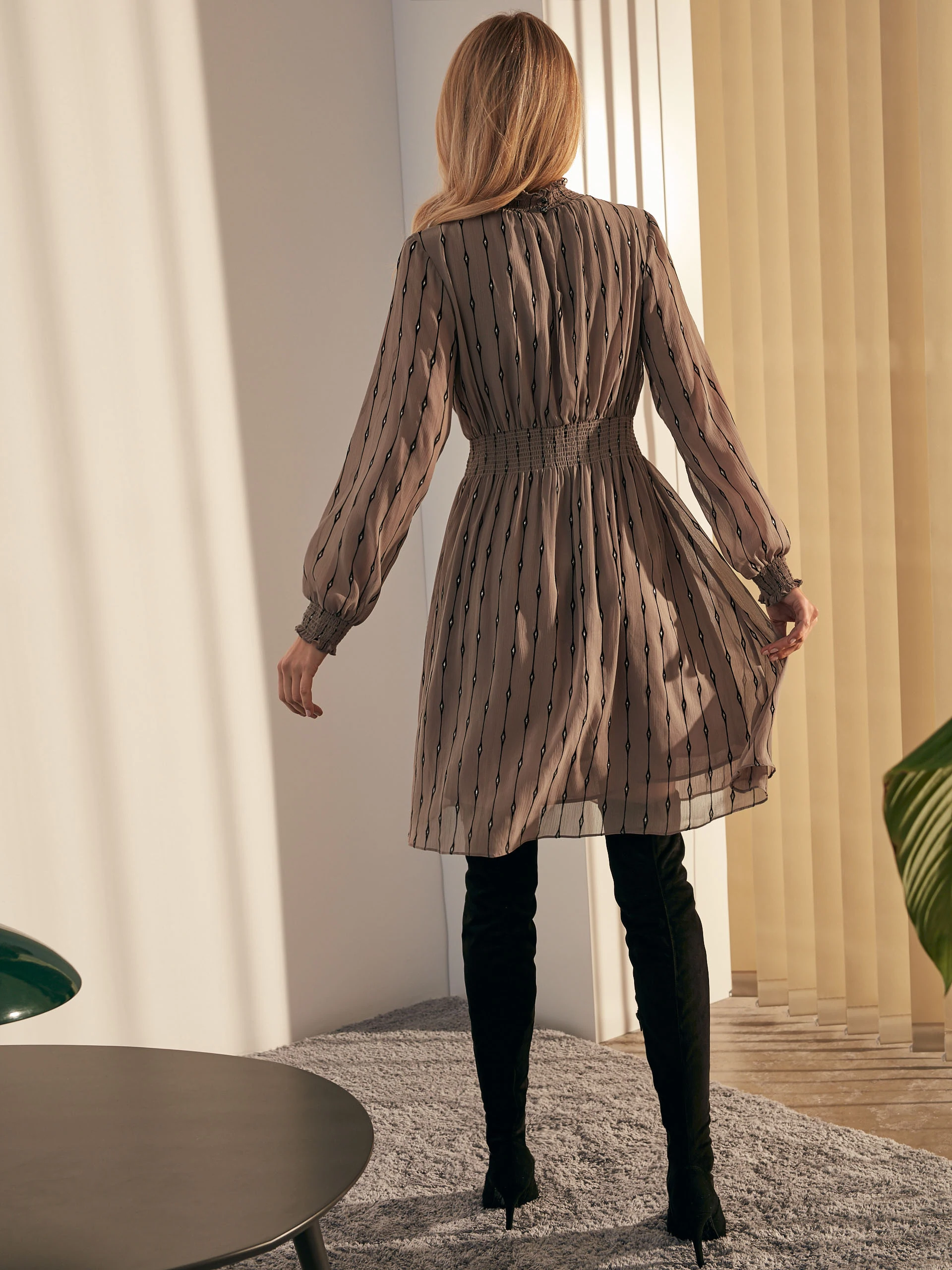 DRESS WITH STAND-UP COLLAR