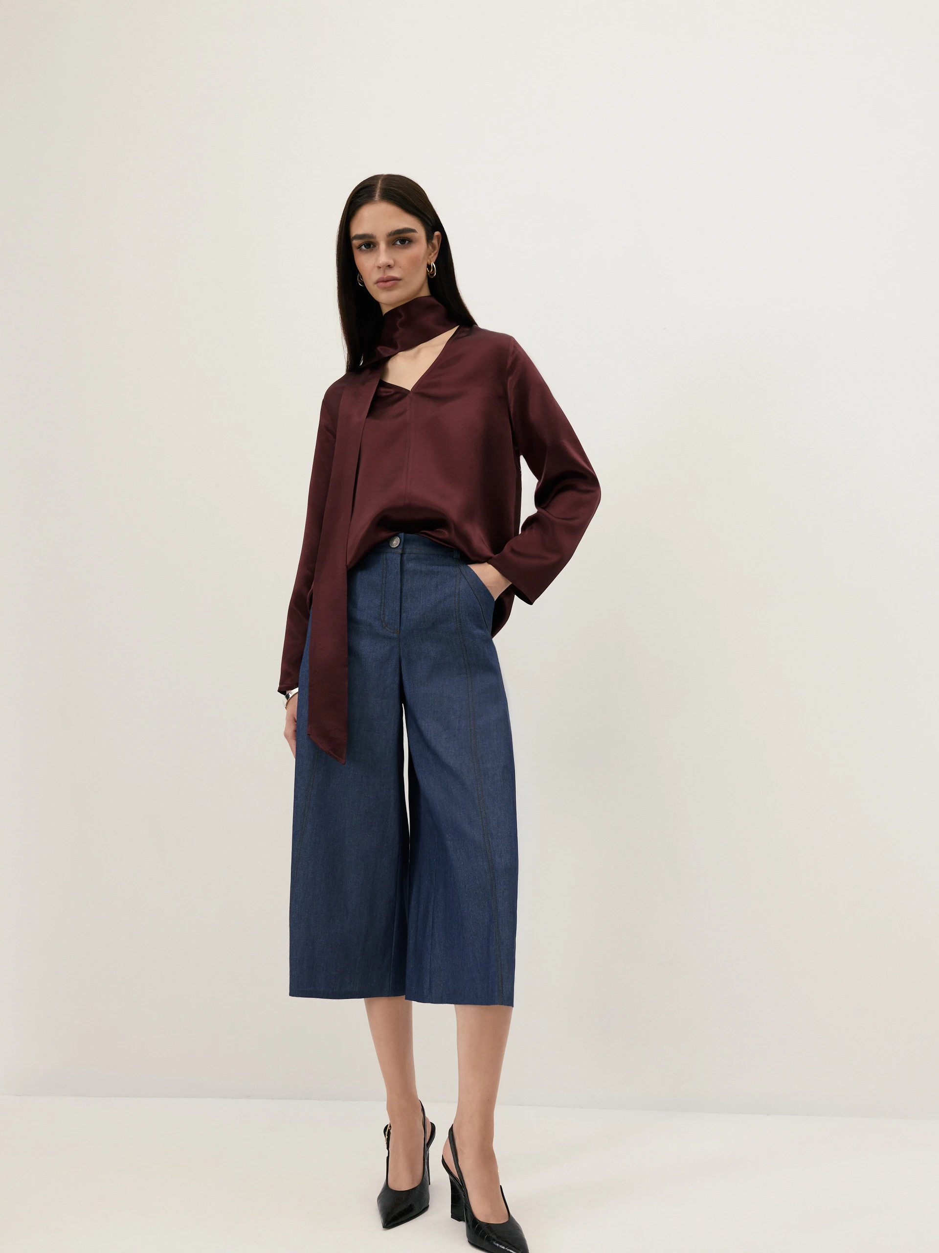 Navy blue wide-leg pants