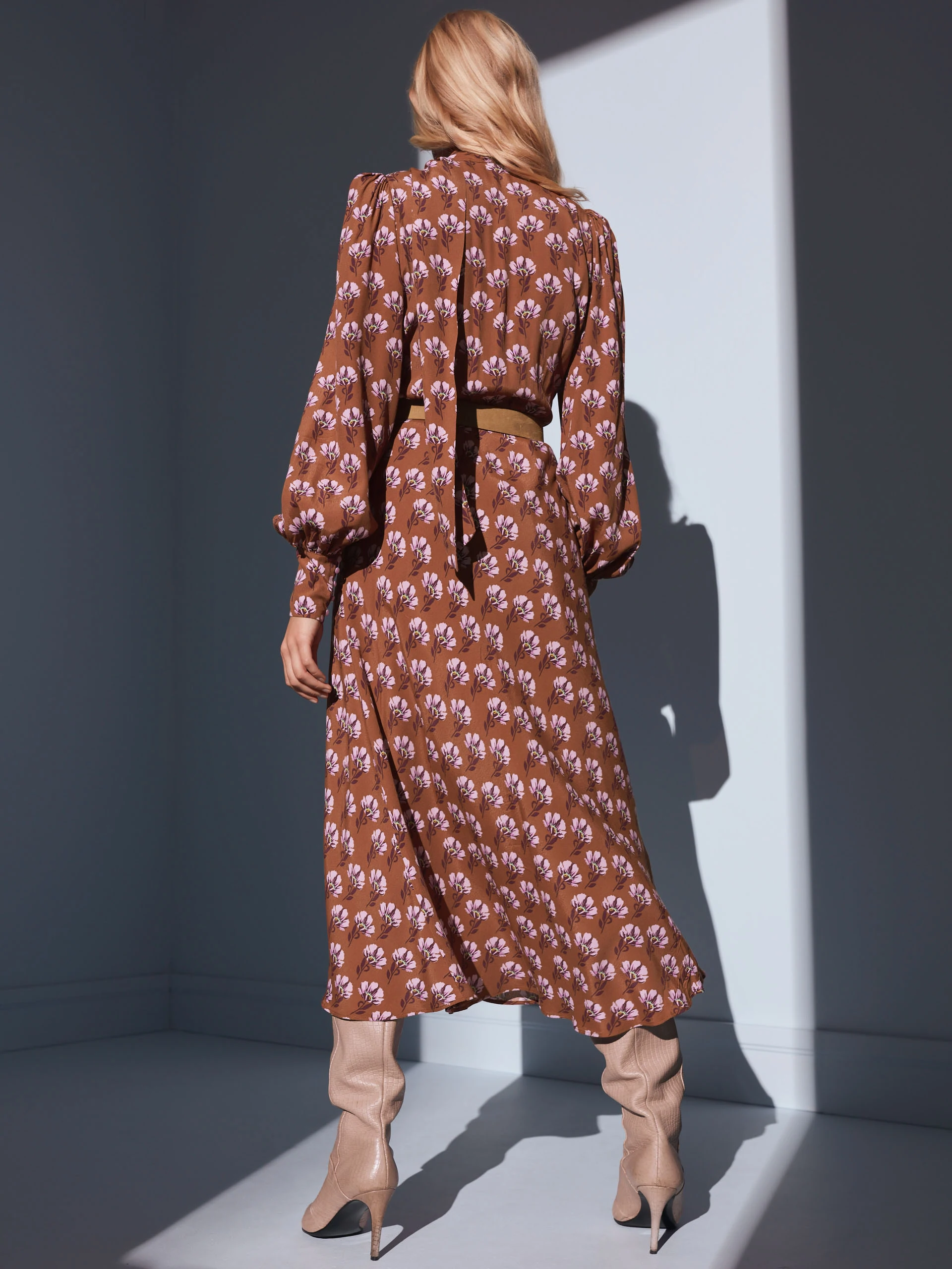 Boho-style midi dress in brown