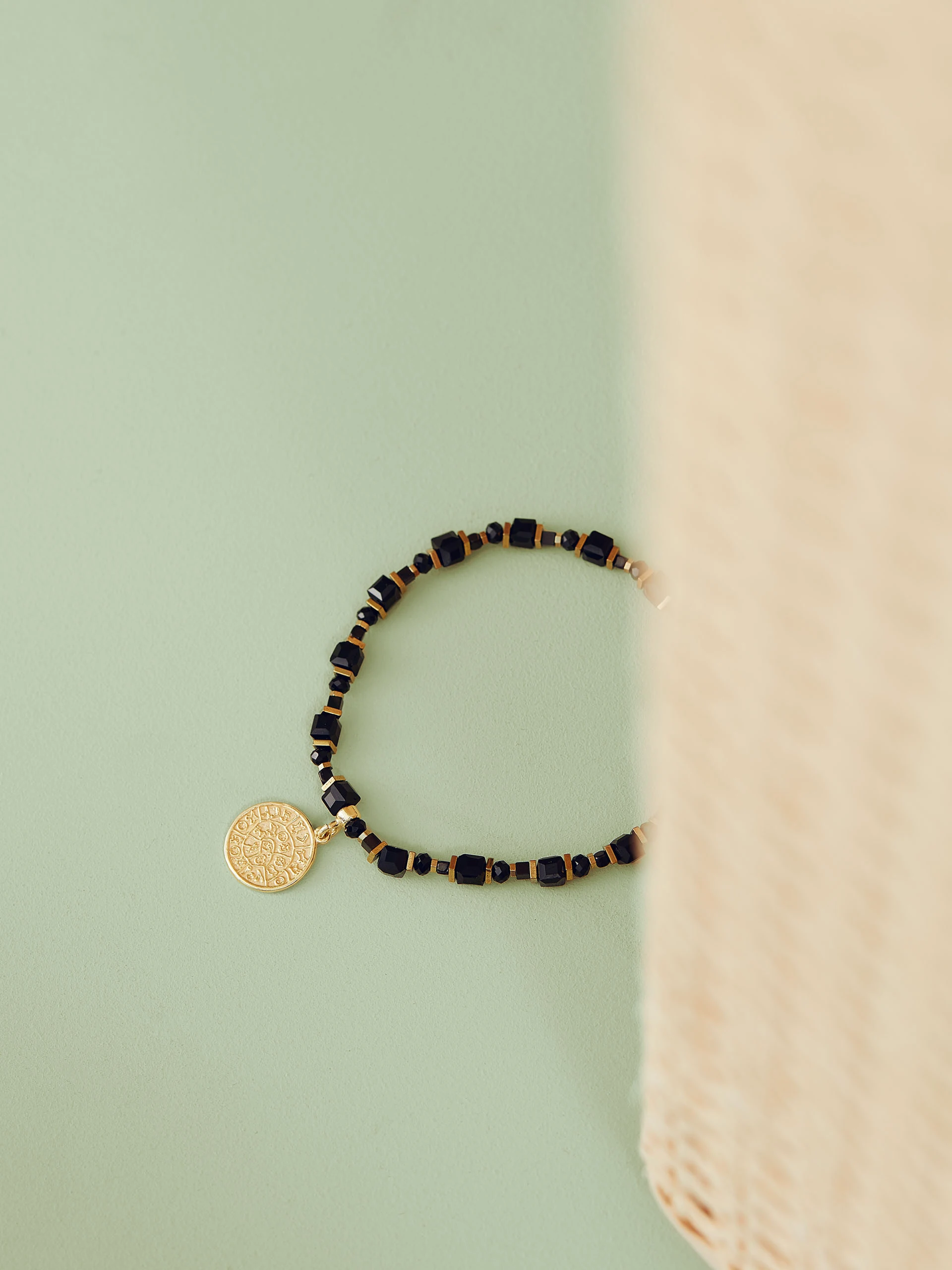BRACELET WITH COIN