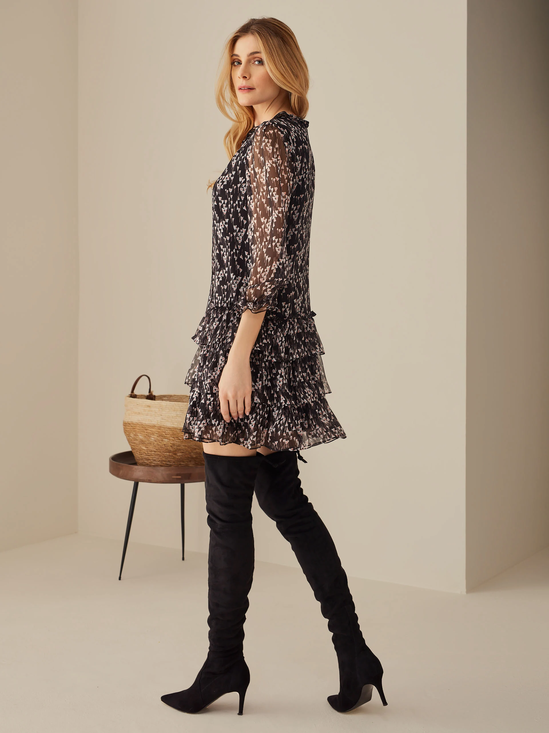SUEDE KNEE-HIGH BOOTS