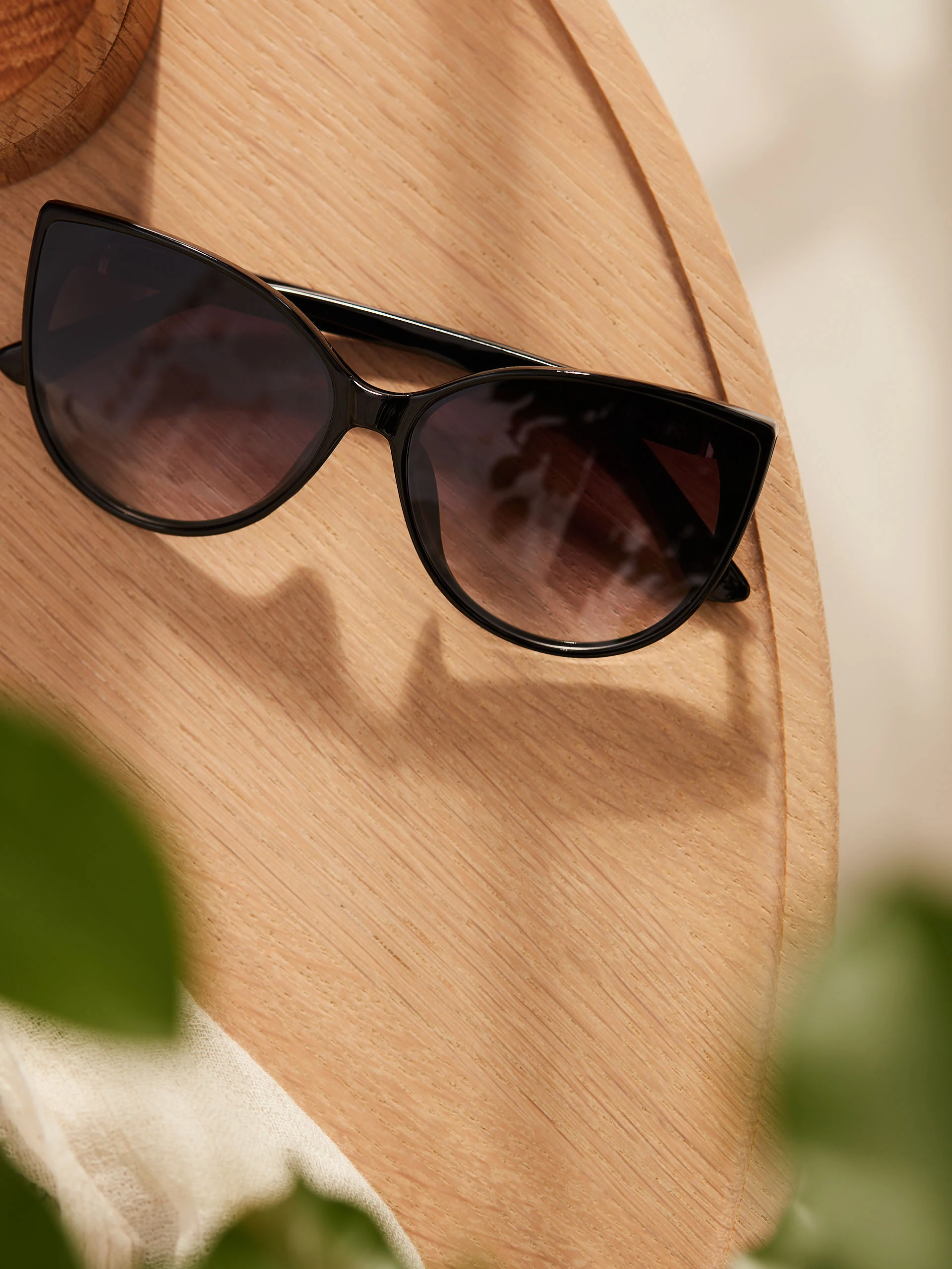 SUNGLASSES