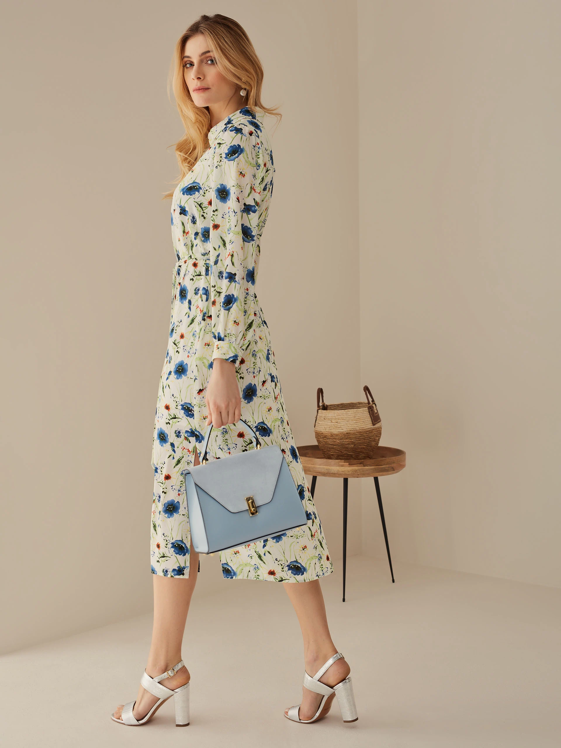 TRAPEZE BLUE HANDBAG