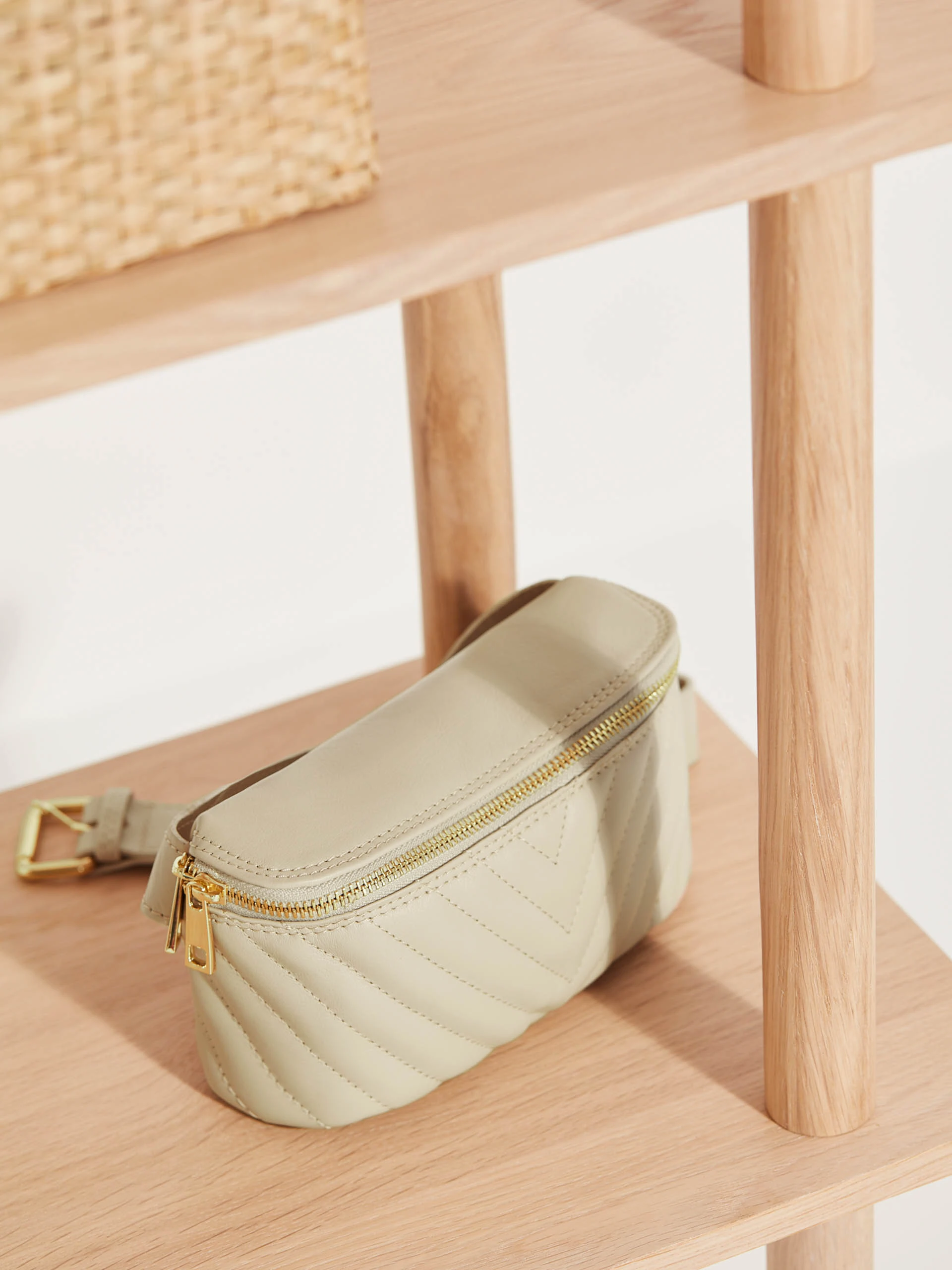 BEIGE PURSE