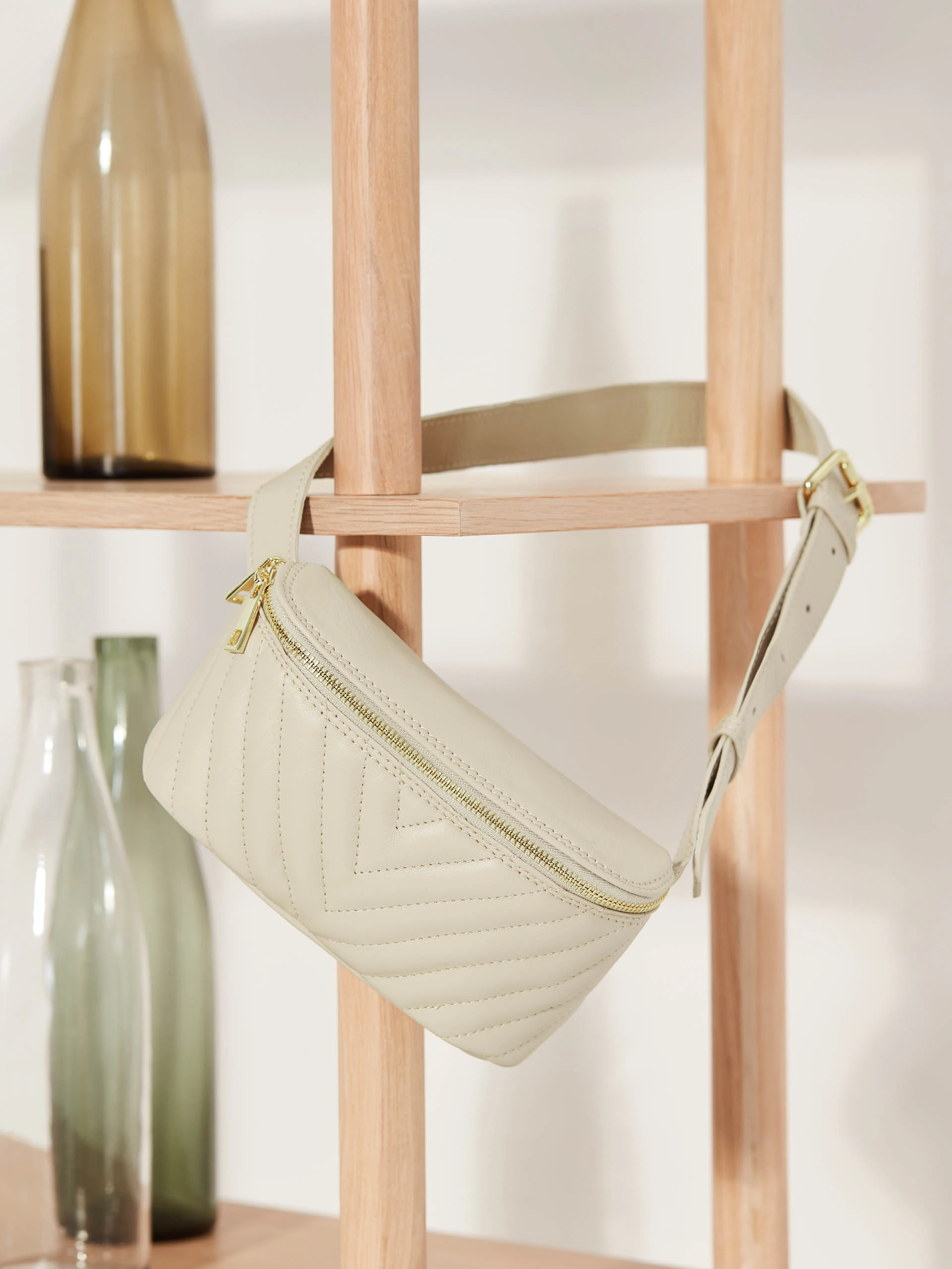 BEIGE PURSE