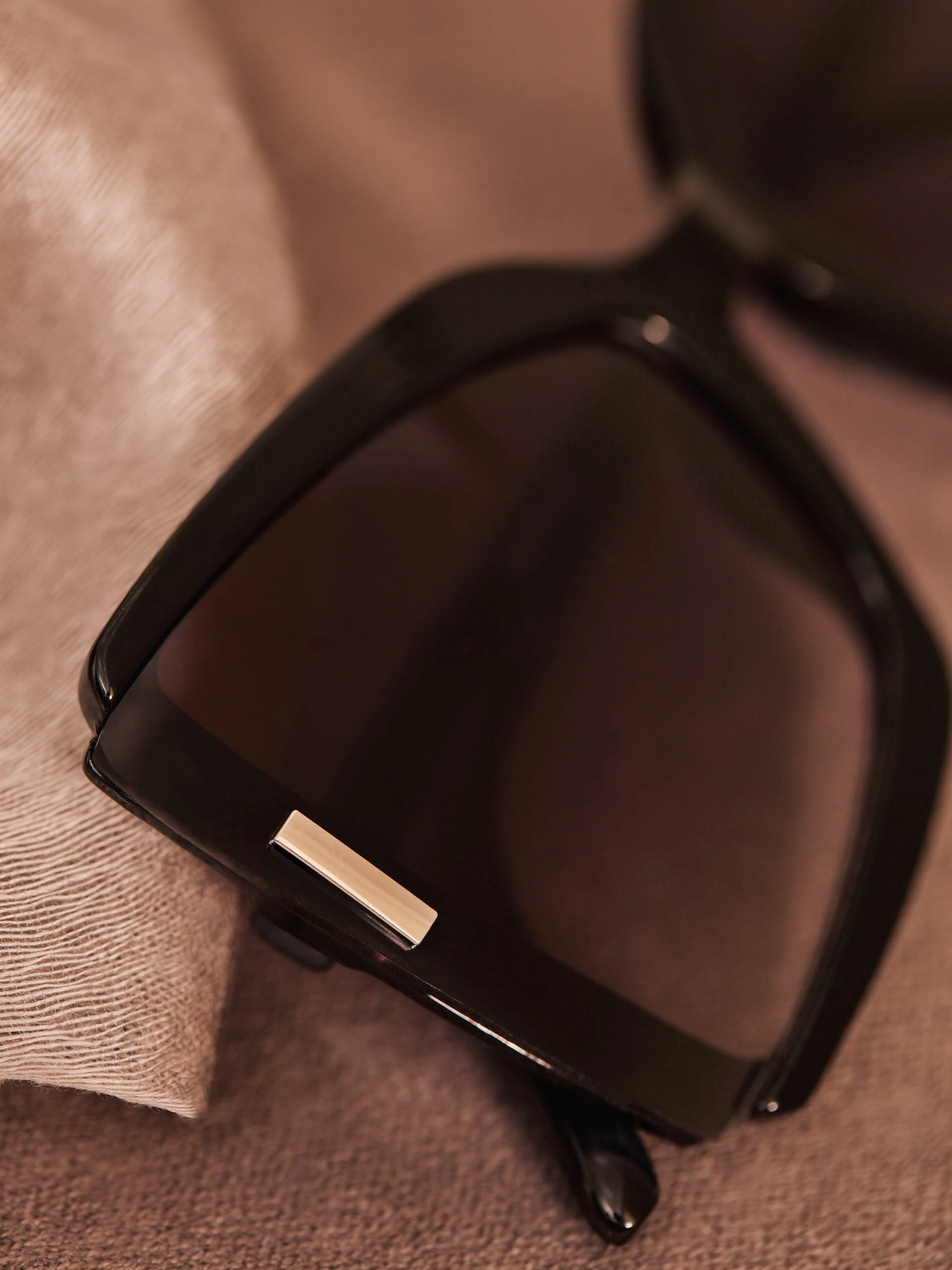 GEOMETRIC SUNGLASSES
