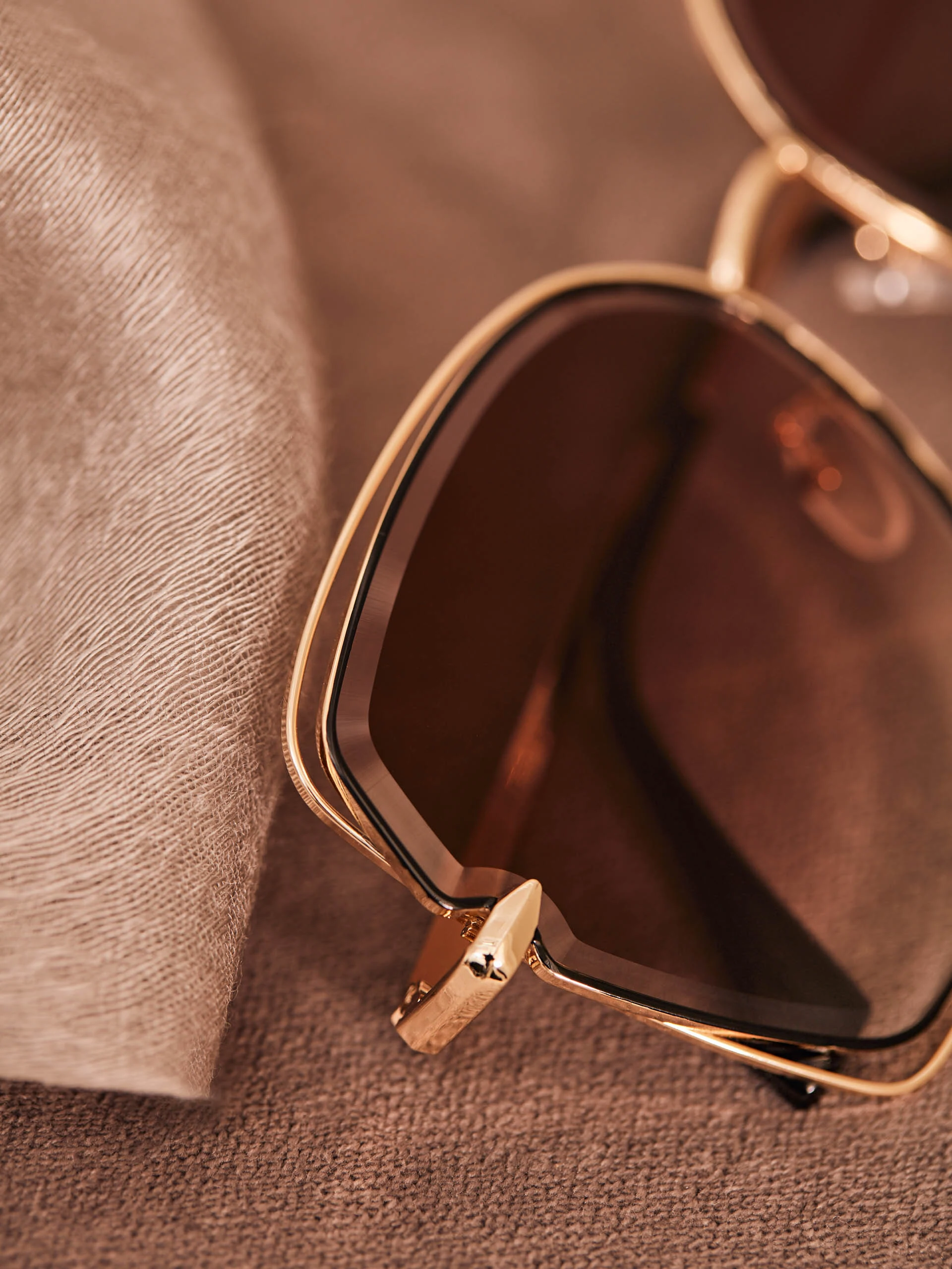 GEOMETRIC SUNGLASSES