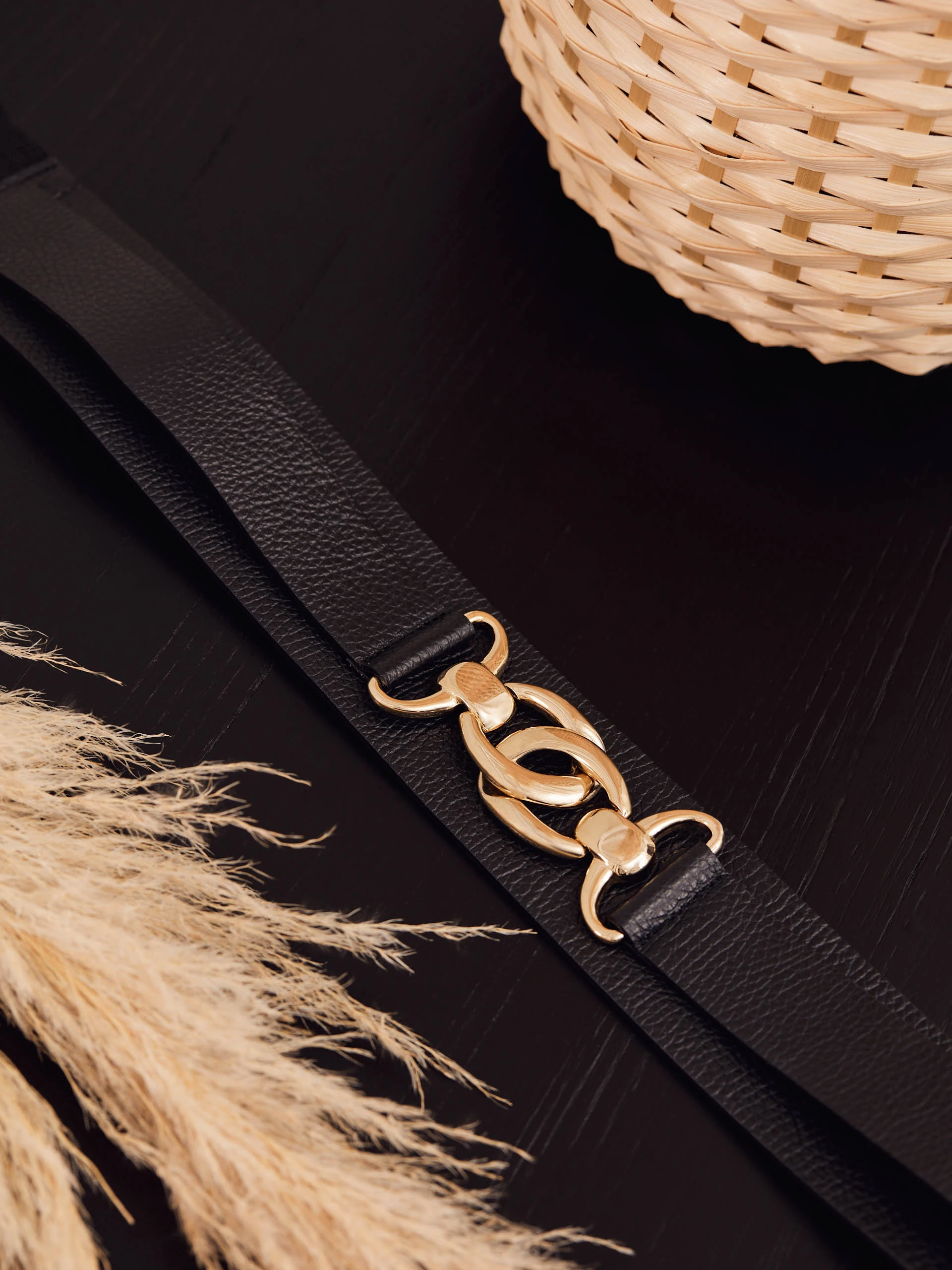 BLACK WIDE BELT