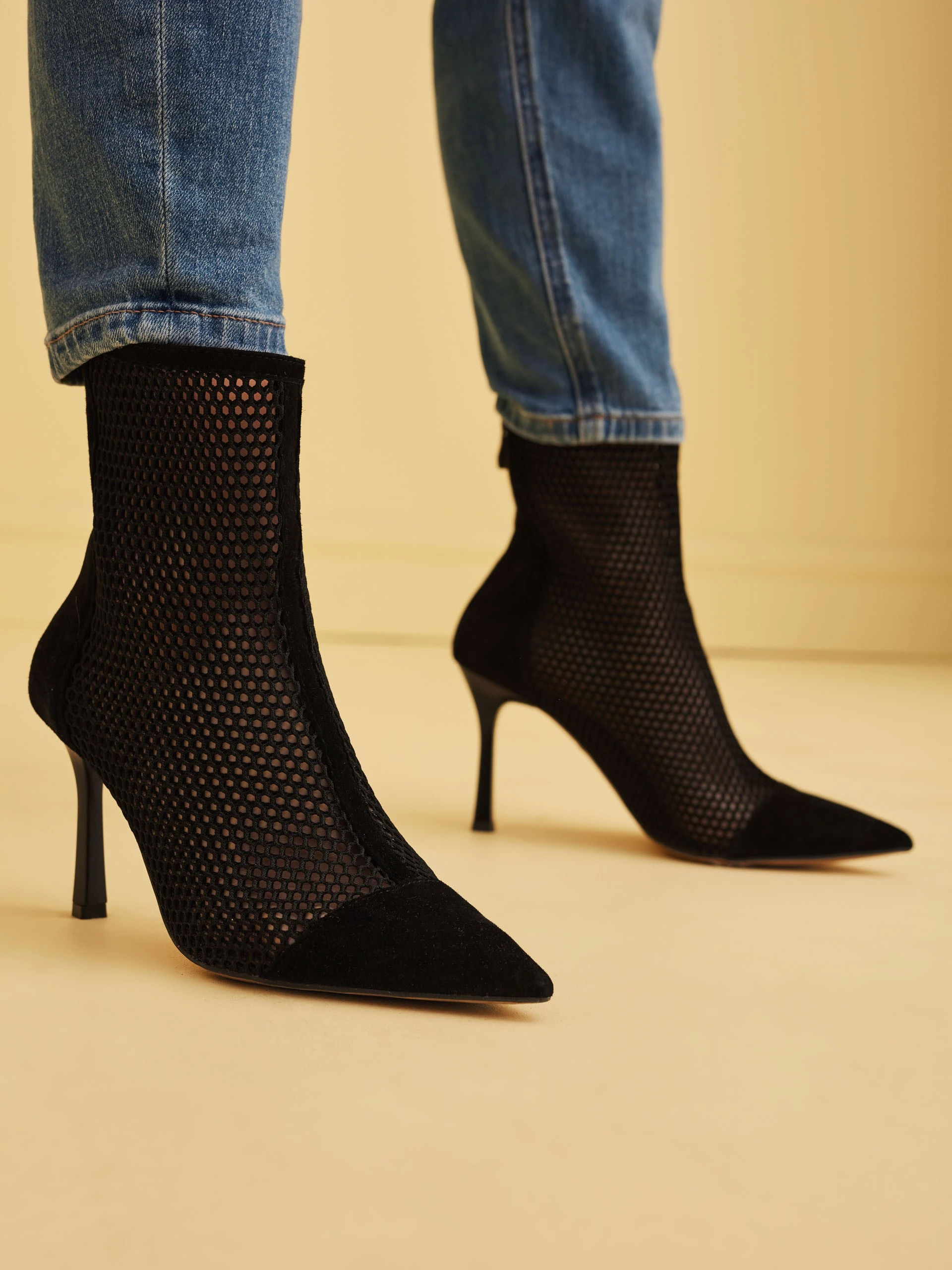 BLACK STILETTO BOOTS