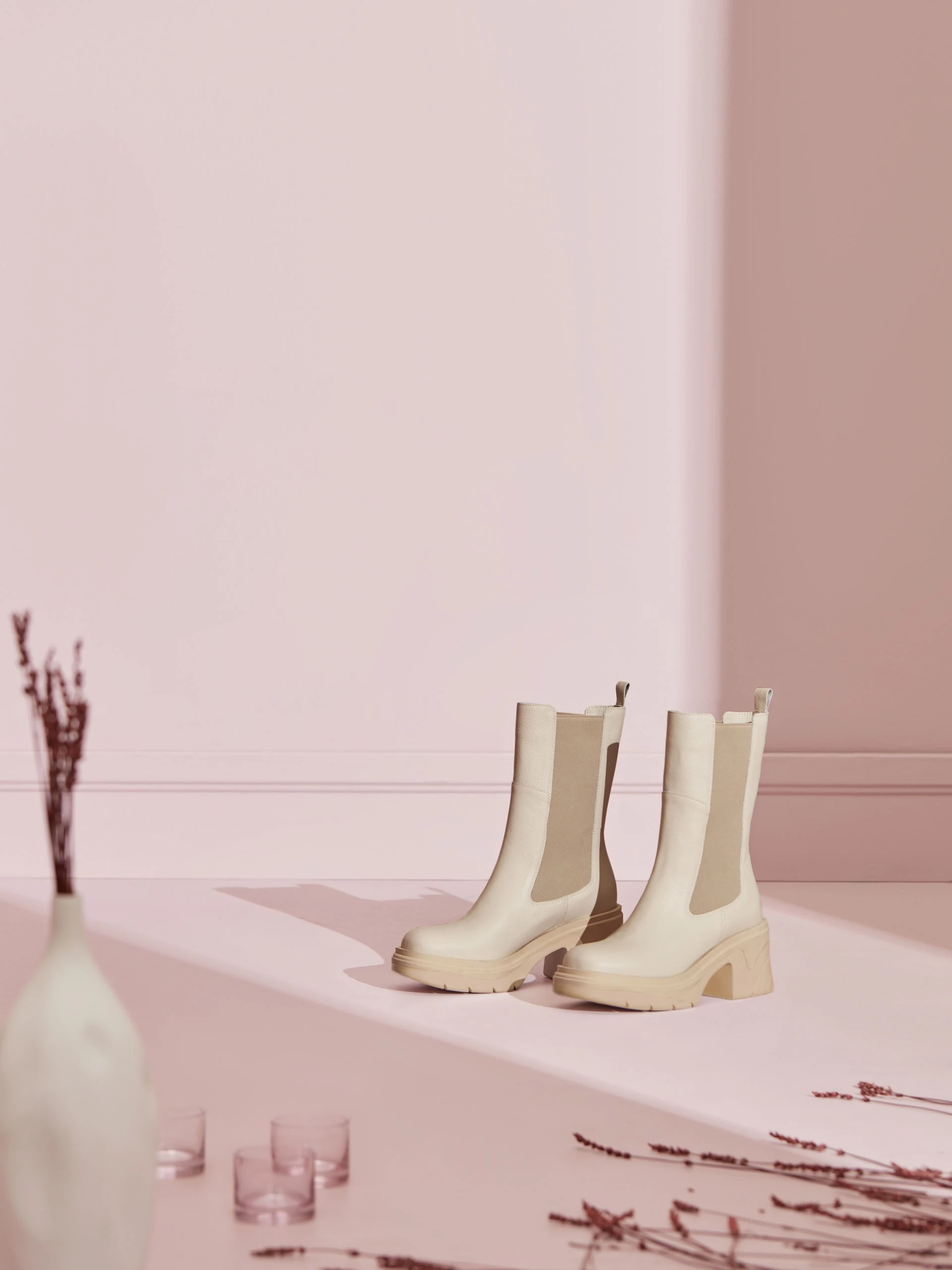 BEIGE PLATFORM BOOTS
