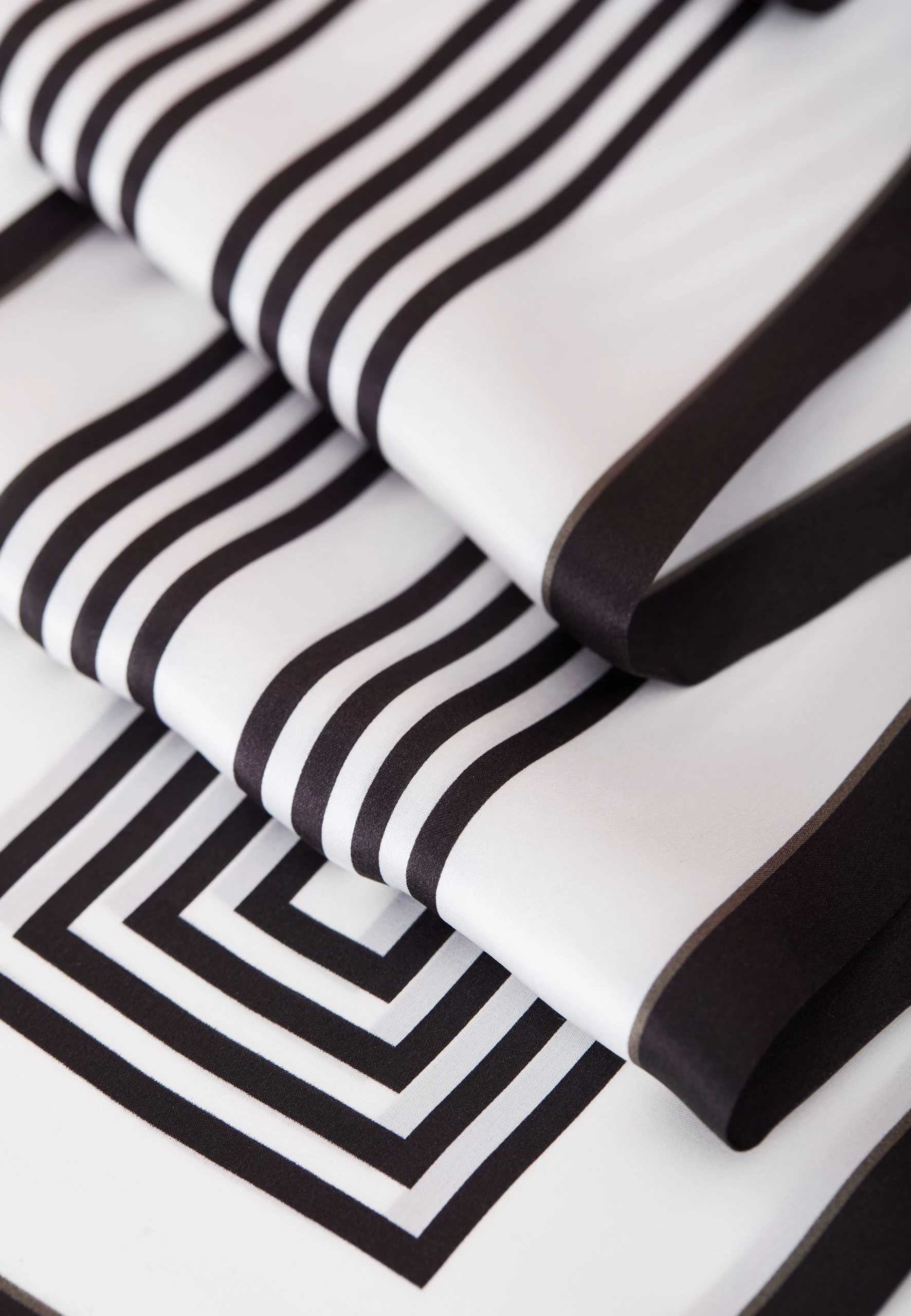 LONG STRIPED SCARF