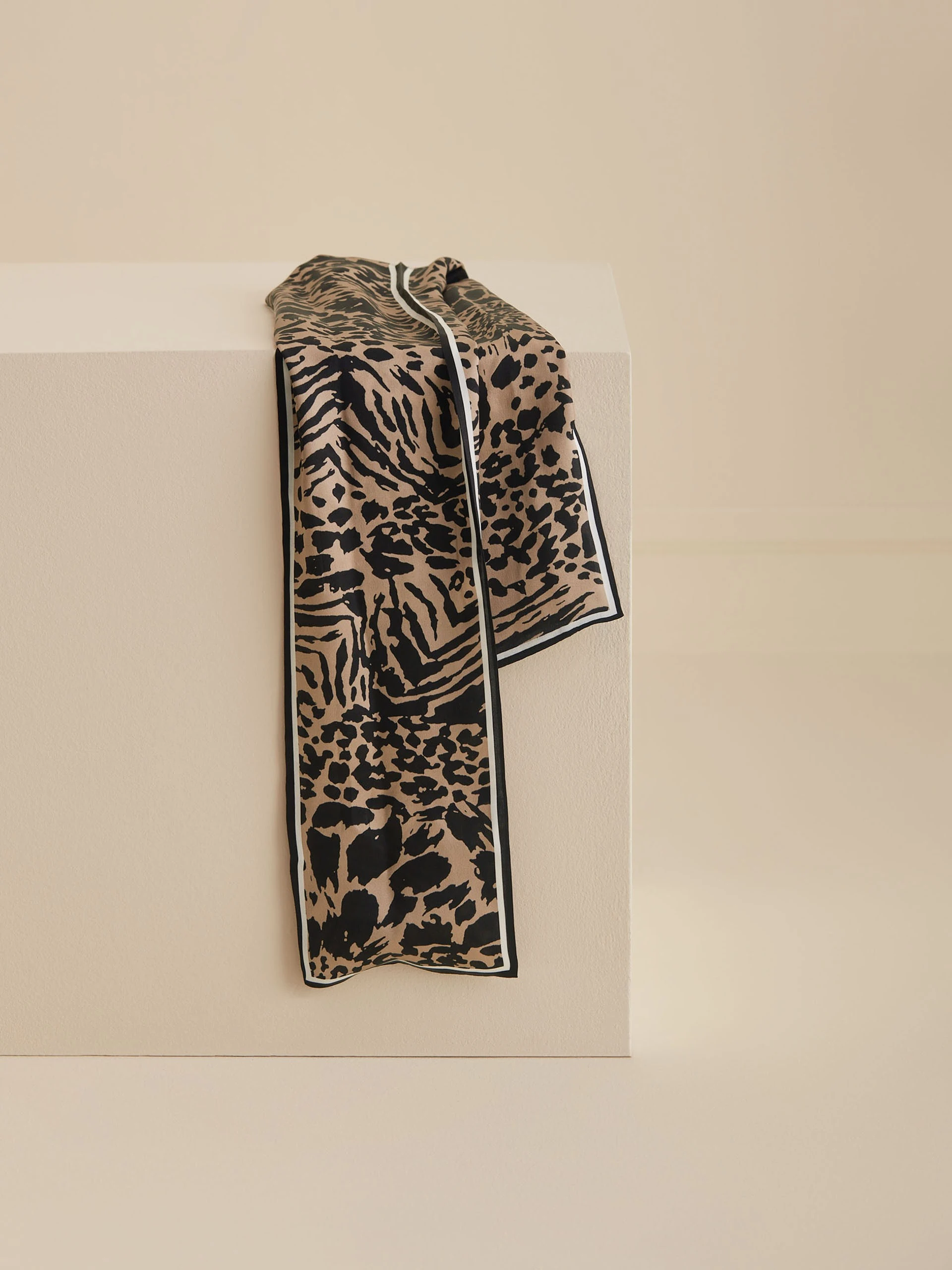 LONG SILK SCARF WITH ANIMAL PRINT