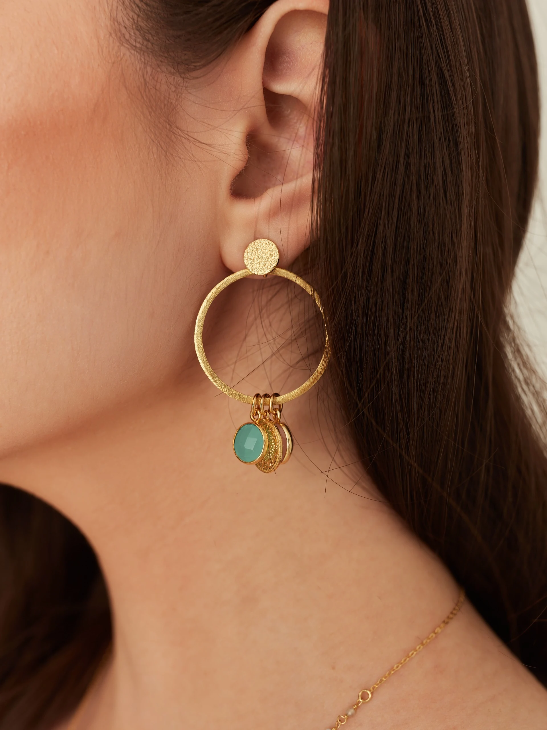 HOOP EARRINGS WITH STONE CHARMS